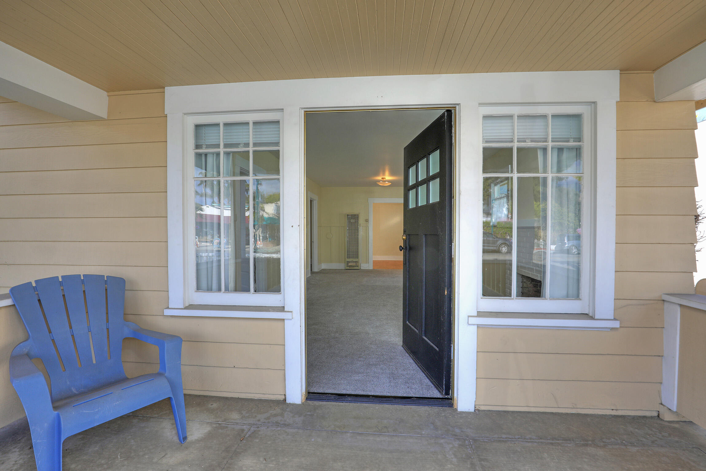 4869 Carpinteria Avenue