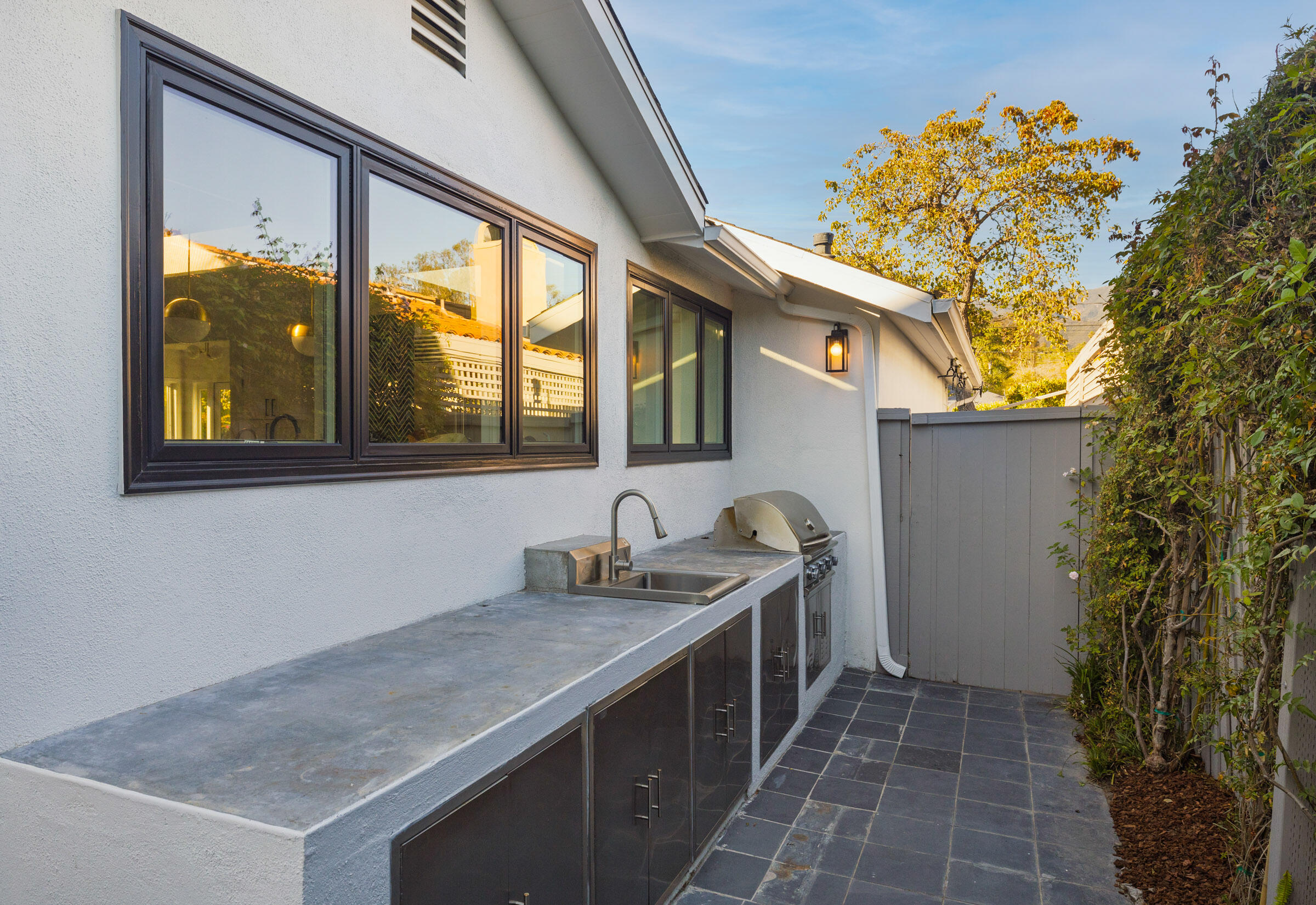 Santa Barbara, California 93108, United States, 3 Bedrooms Bedrooms, ,4 BathroomsBathrooms,Residential,Active,227428