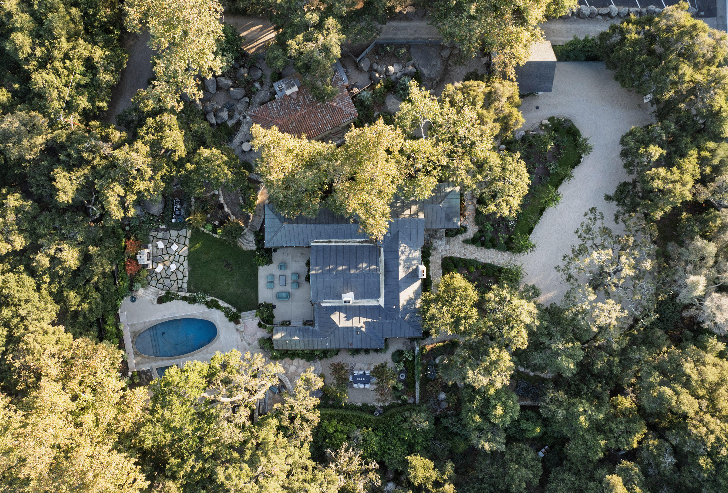 Santa Barbara, California 93105, United States, 4 Bedrooms Bedrooms, ,5 BathroomsBathrooms,Residential,Pending,22795