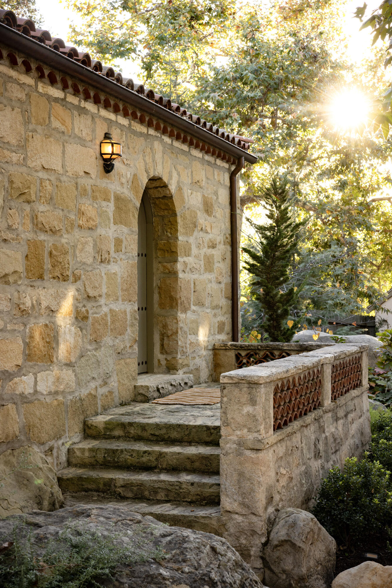 Santa Barbara, California 93105, United States, 4 Bedrooms Bedrooms, ,5 BathroomsBathrooms,Residential,Pending,22795