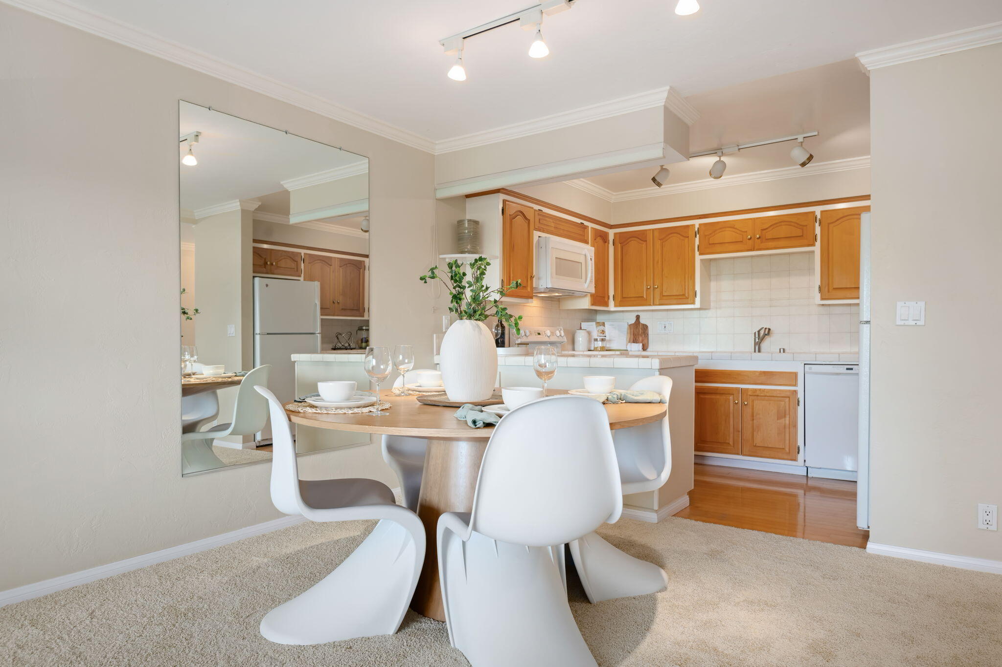 Santa Barbara, California 93105, United States, 1 Bedroom Bedrooms, ,1 BathroomBathrooms,Residential,Active,199002