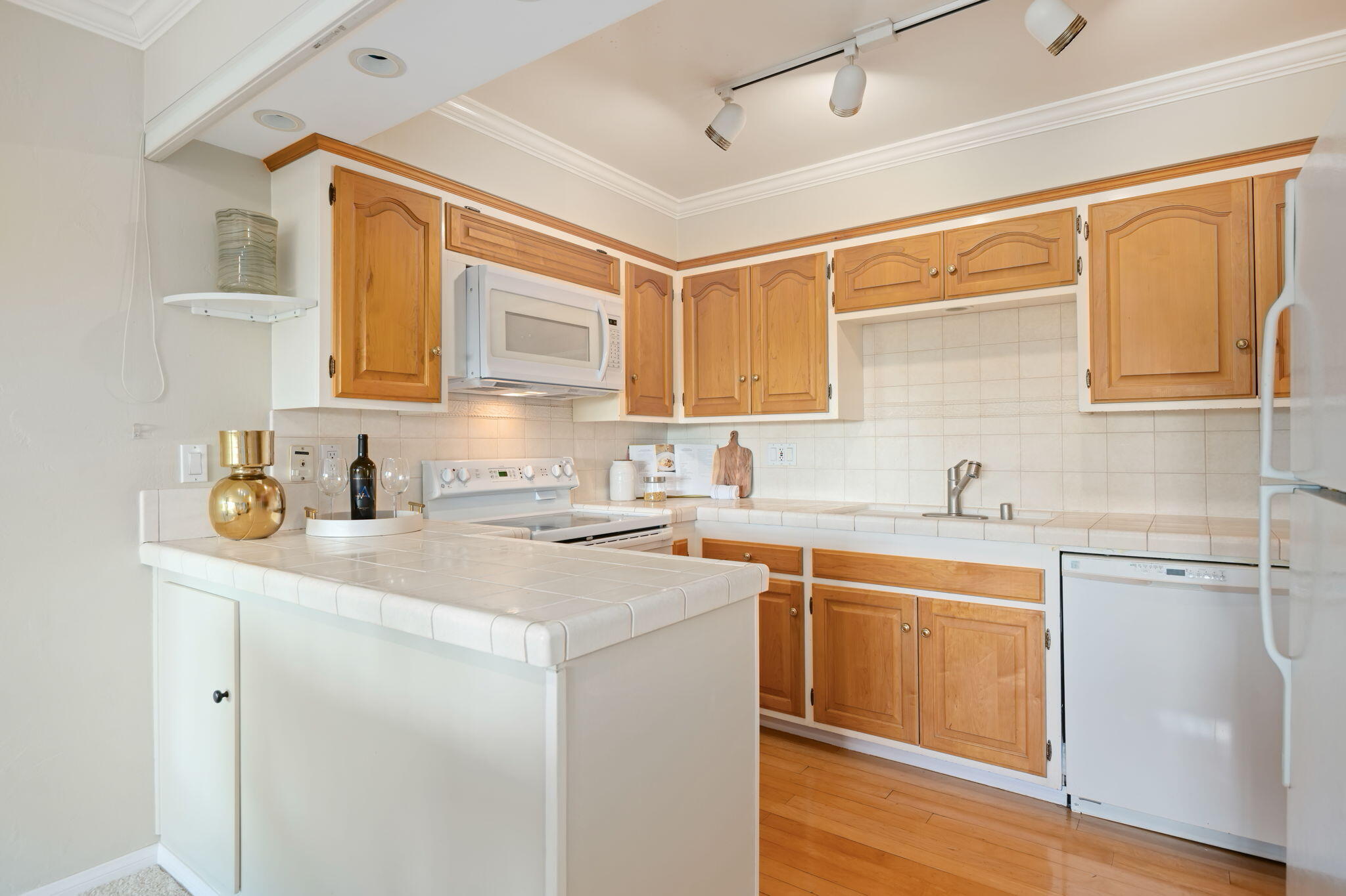 Santa Barbara, California 93105, United States, 1 Bedroom Bedrooms, ,1 BathroomBathrooms,Residential,Active,199002