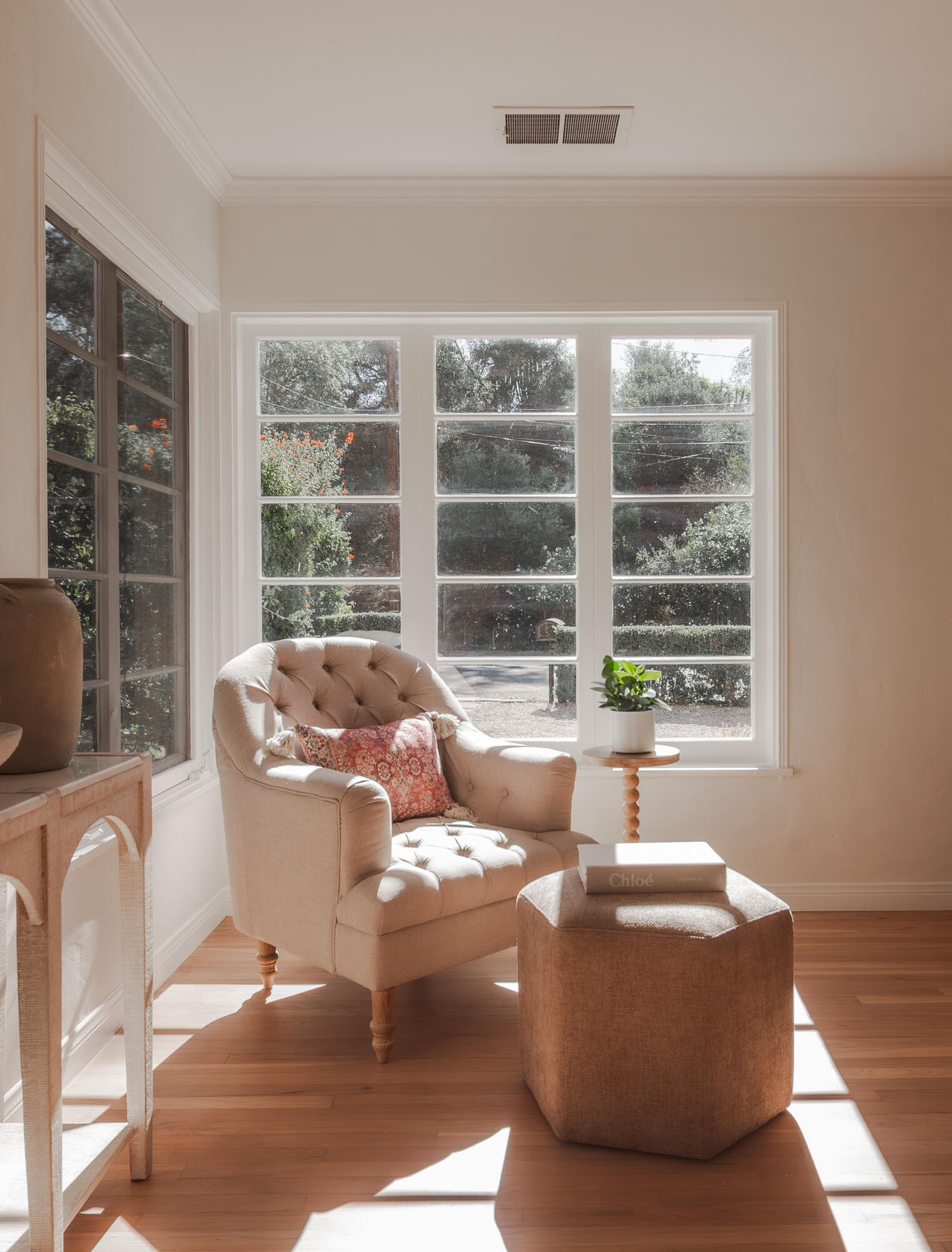 Santa Barbara, California 93105, United States, 2 Bedrooms Bedrooms, ,1 BathroomBathrooms,Residential,Pending,222724