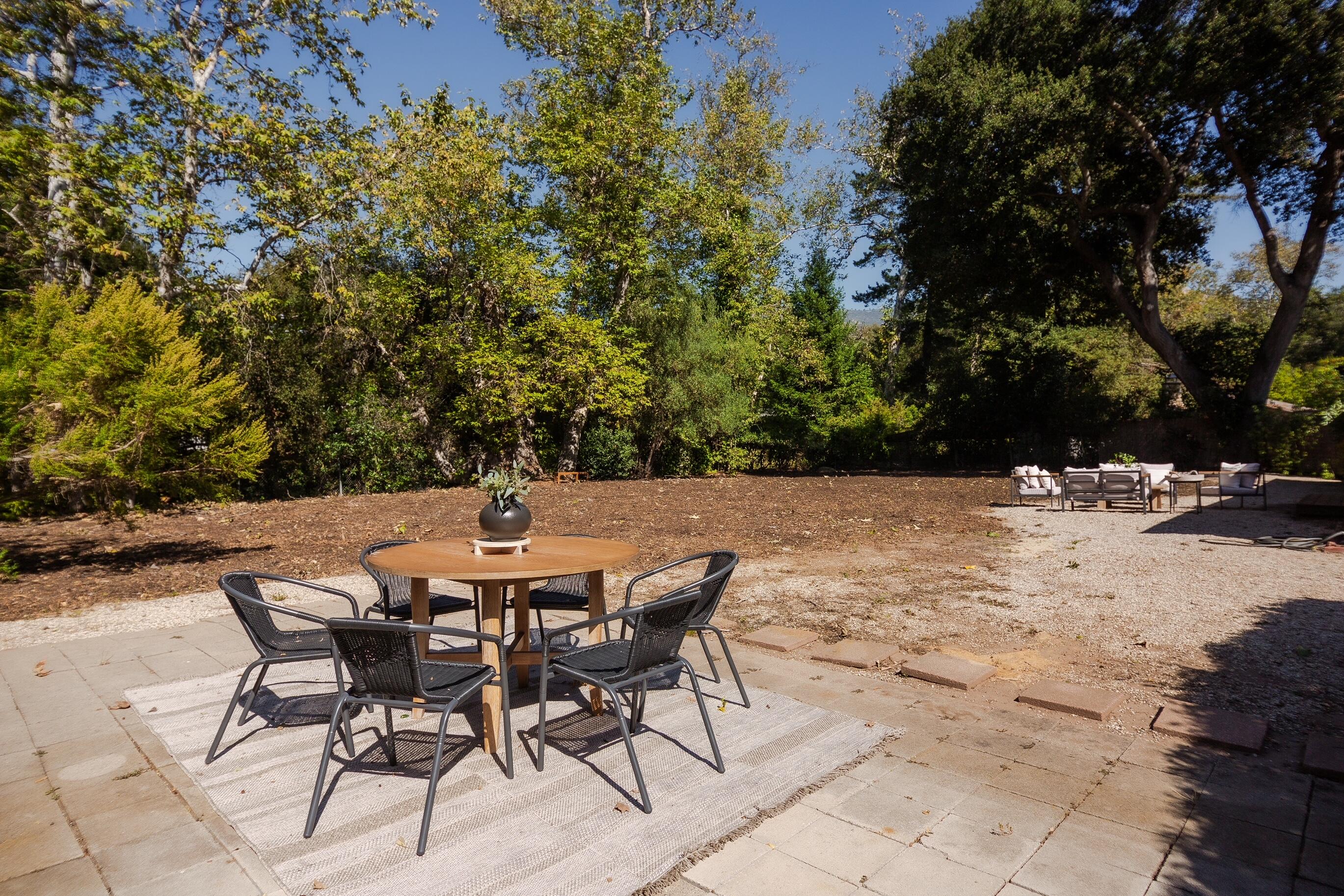 Santa Barbara, California 93105, United States, 2 Bedrooms Bedrooms, ,1 BathroomBathrooms,Residential,Pending,222724