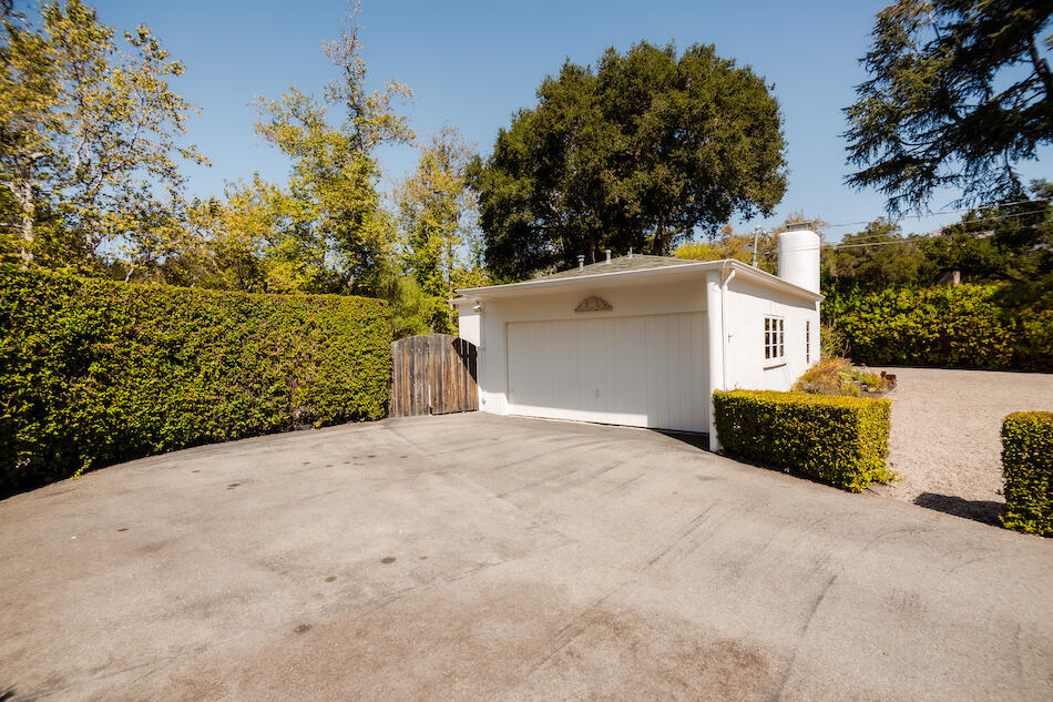 Santa Barbara, California 93105, United States, 2 Bedrooms Bedrooms, ,1 BathroomBathrooms,Residential,Pending,222724