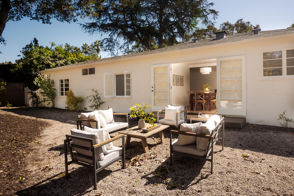 Santa Barbara, California 93105, United States, 2 Bedrooms Bedrooms, ,1 BathroomBathrooms,Residential,Pending,222724