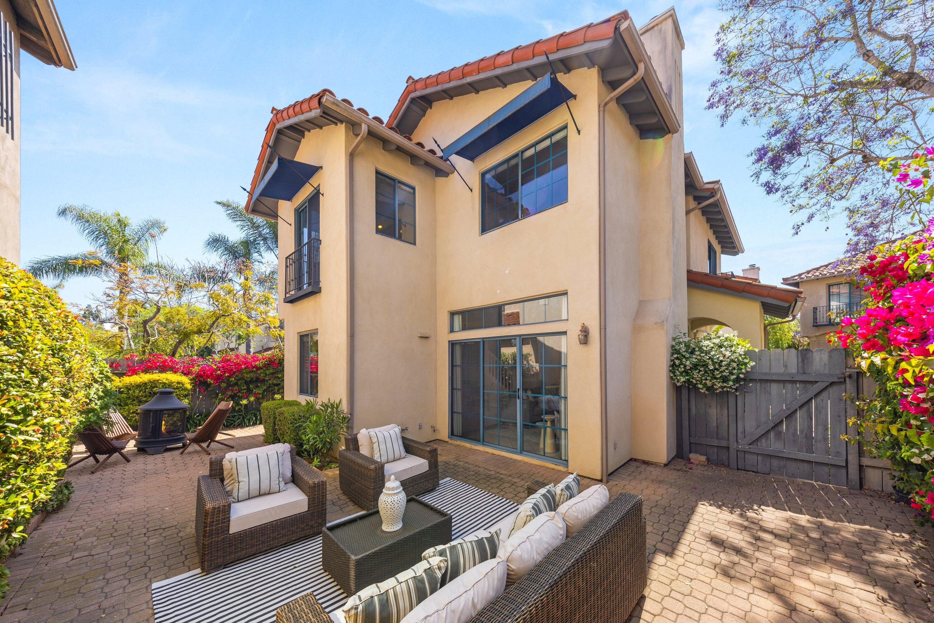 Santa Barbara, California 93105, United States, 3 Bedrooms Bedrooms, ,3 BathroomsBathrooms,Residential,Active,140293