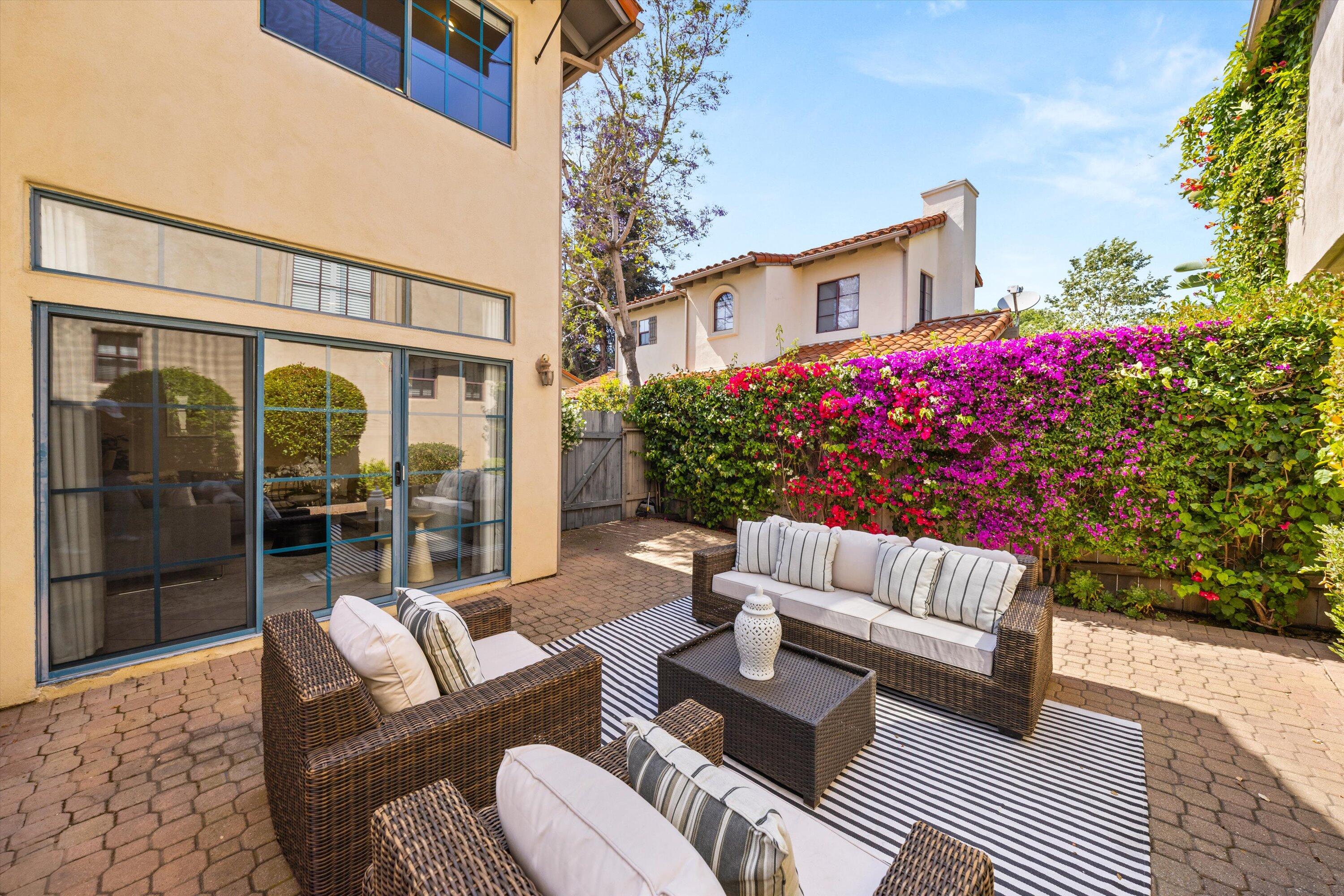 Santa Barbara, California 93105, United States, 3 Bedrooms Bedrooms, ,3 BathroomsBathrooms,Residential,Active,140293