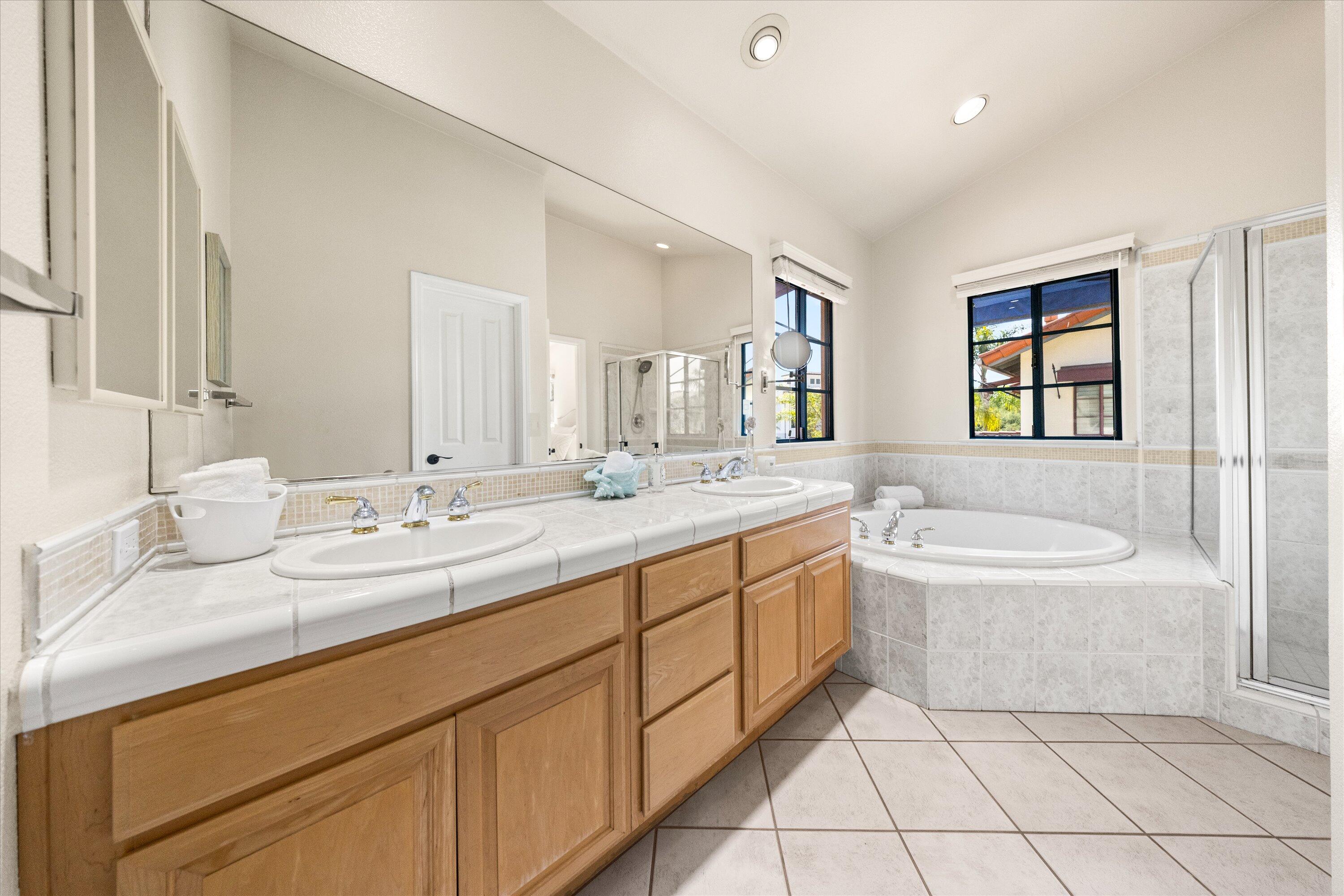 Santa Barbara, California 93105, United States, 3 Bedrooms Bedrooms, ,3 BathroomsBathrooms,Residential,Active,140293