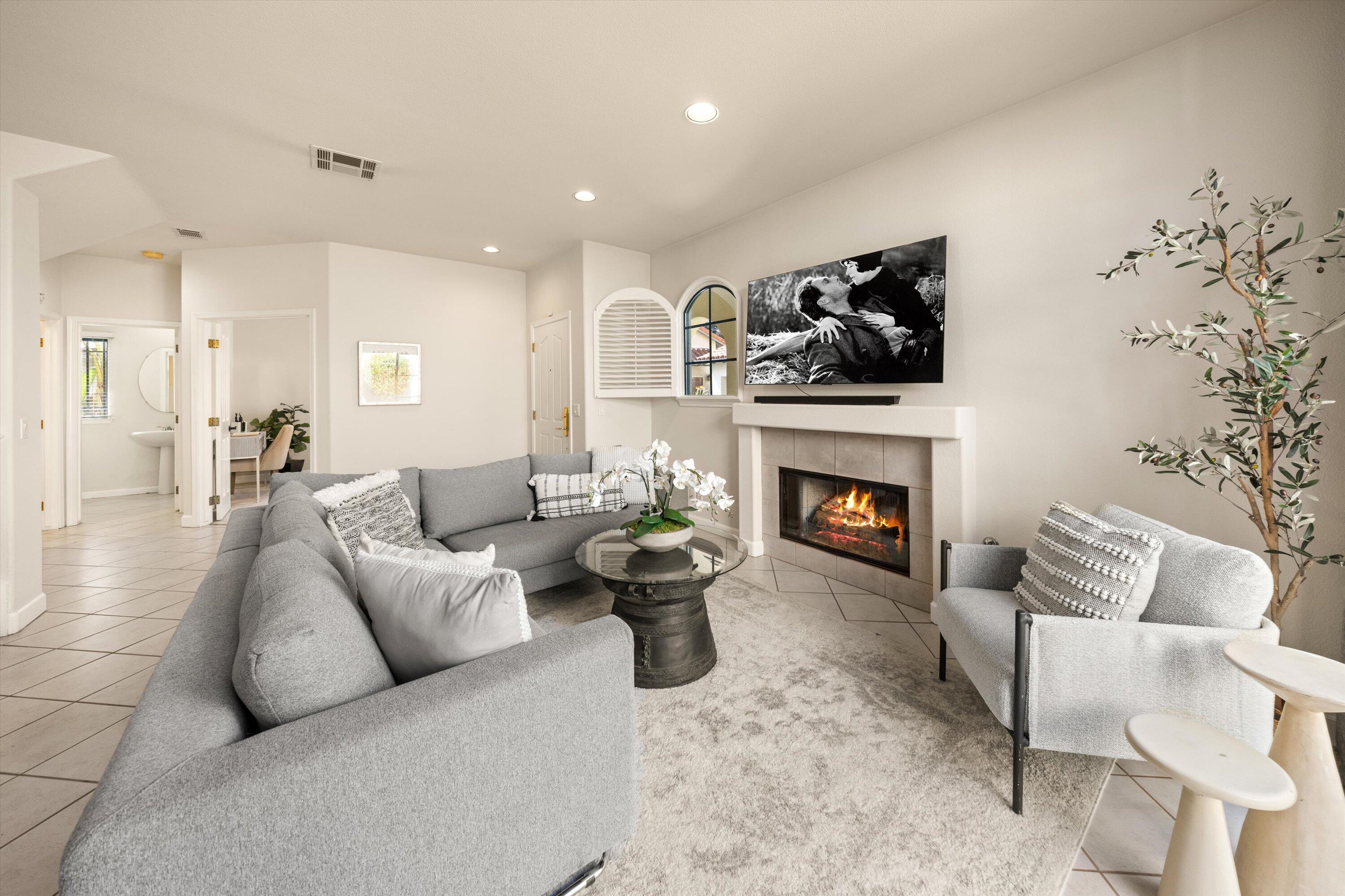 Santa Barbara, California 93105, United States, 3 Bedrooms Bedrooms, ,3 BathroomsBathrooms,Residential,Active,140293