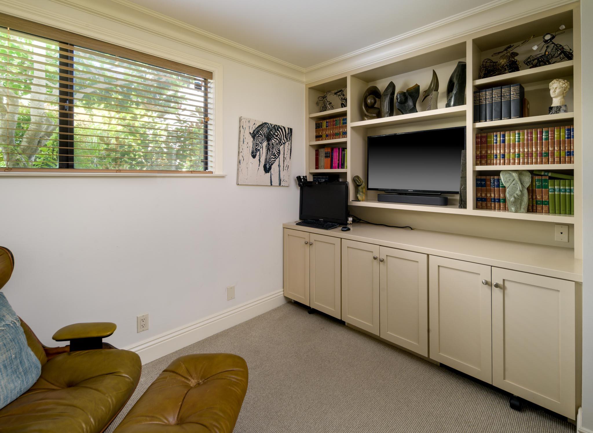 Carpinteria, California 93013, United States, 3 Bedrooms Bedrooms, ,2 BathroomsBathrooms,Residential,Active,129201