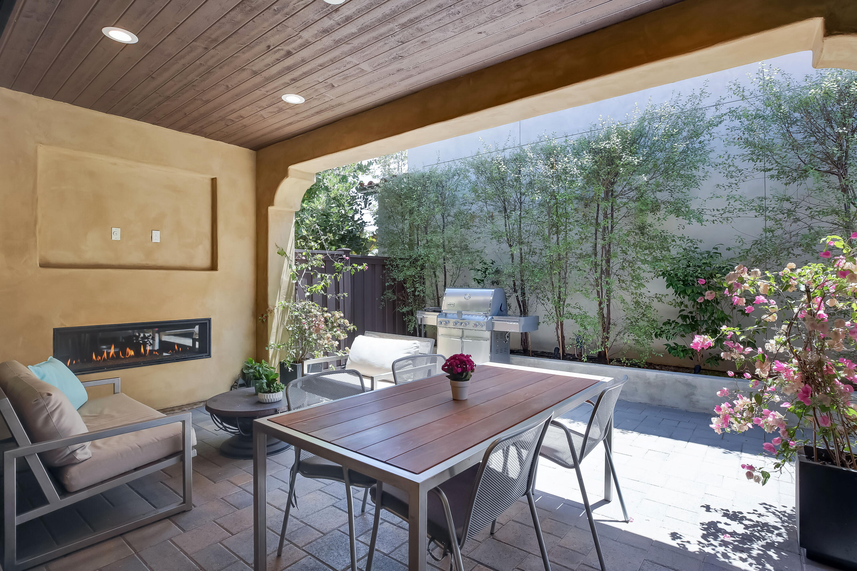 Santa Barbara, California, United States, 2 Bedrooms Bedrooms, ,2 BathroomsBathrooms,Residential,Active,164350