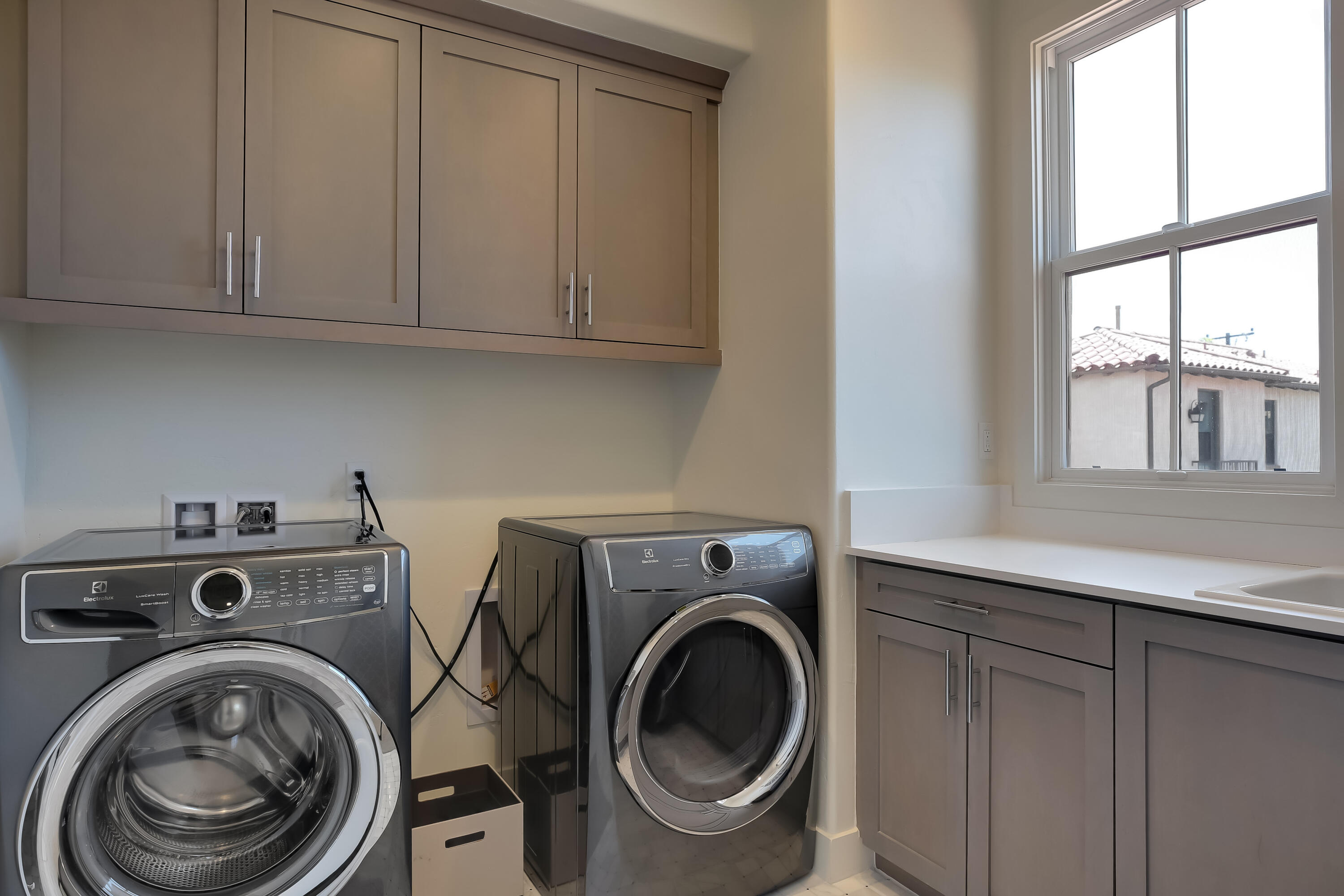 Santa Barbara, California, United States, 2 Bedrooms Bedrooms, ,2 BathroomsBathrooms,Residential,Active,164350