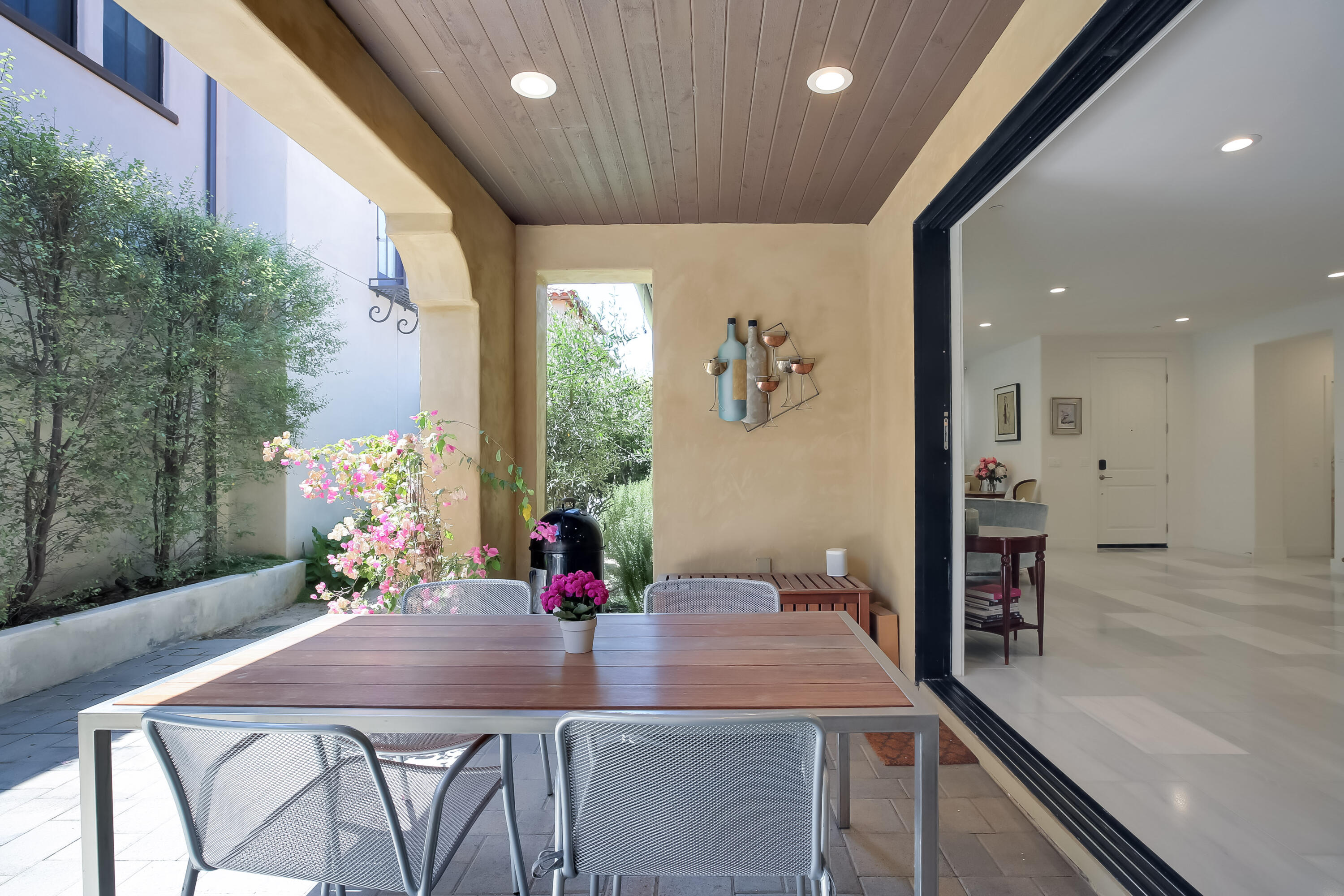 Santa Barbara, California, United States, 2 Bedrooms Bedrooms, ,2 BathroomsBathrooms,Residential,Active,164350