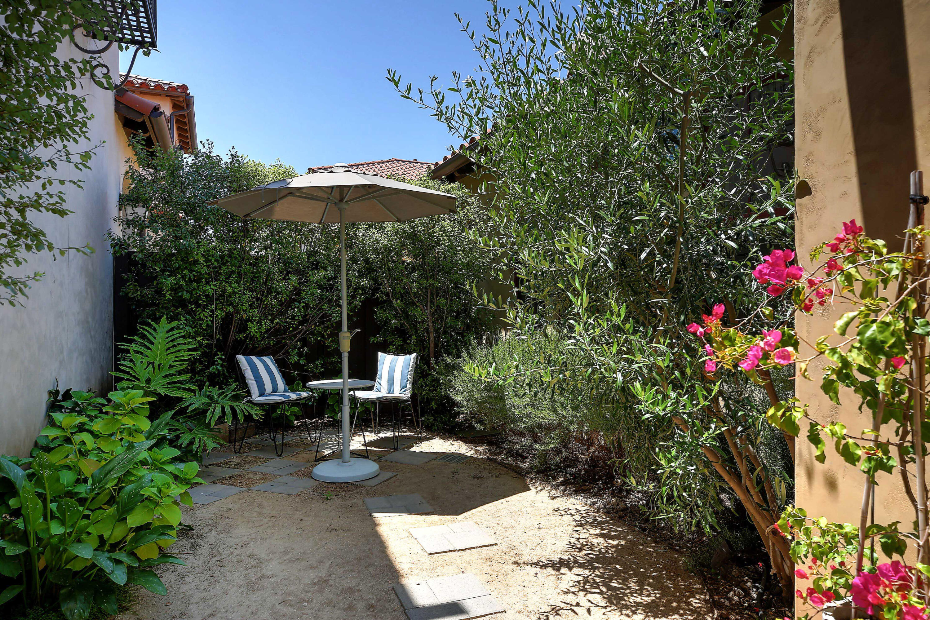 Santa Barbara, California, United States, 2 Bedrooms Bedrooms, ,2 BathroomsBathrooms,Residential,Active,164350