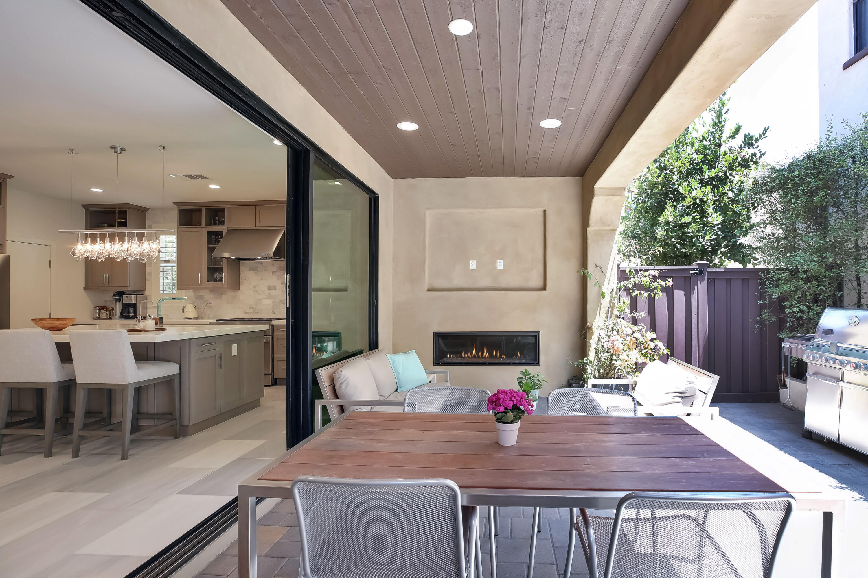 Santa Barbara, California, United States, 2 Bedrooms Bedrooms, ,2 BathroomsBathrooms,Residential,Active,164350