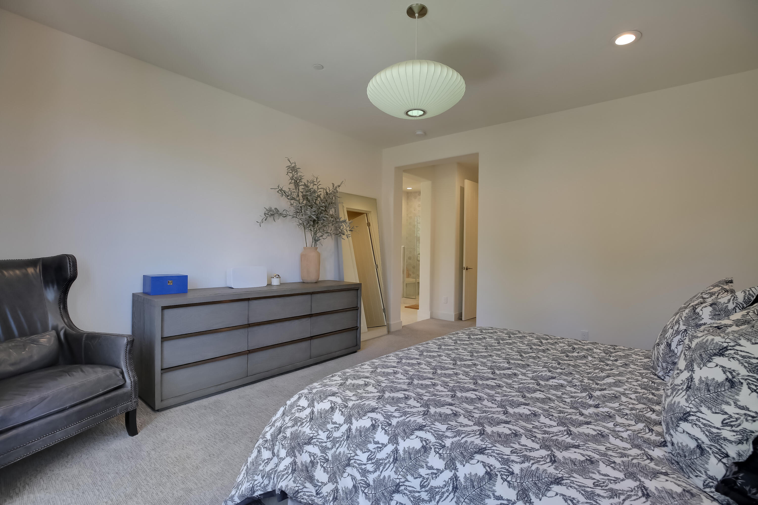 Santa Barbara, California, United States, 2 Bedrooms Bedrooms, ,2 BathroomsBathrooms,Residential,Active,164350