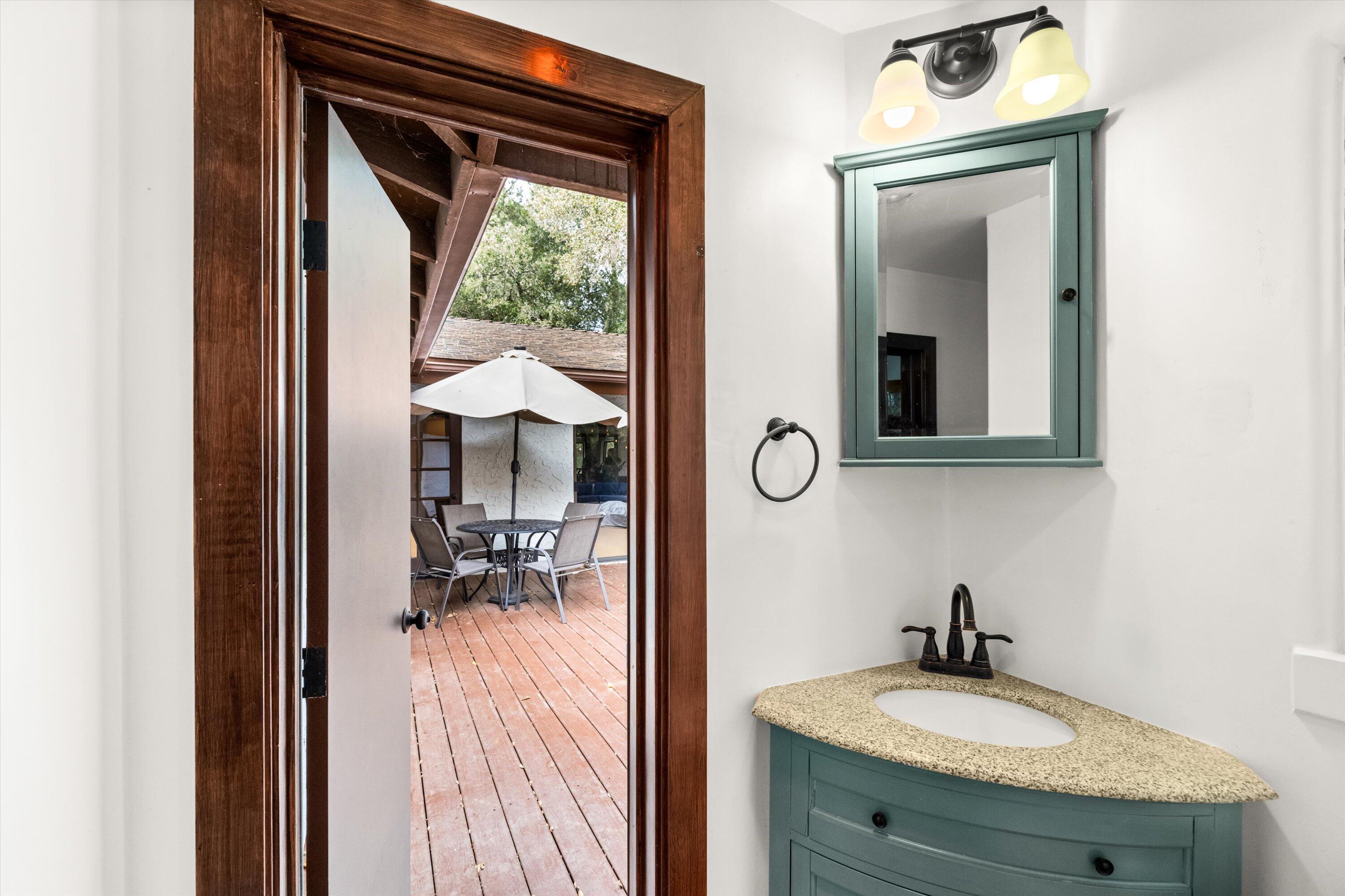 Santa Barbara, California 93105, United States, 4 Bedrooms Bedrooms, ,3 BathroomsBathrooms,Residential,Active,21913