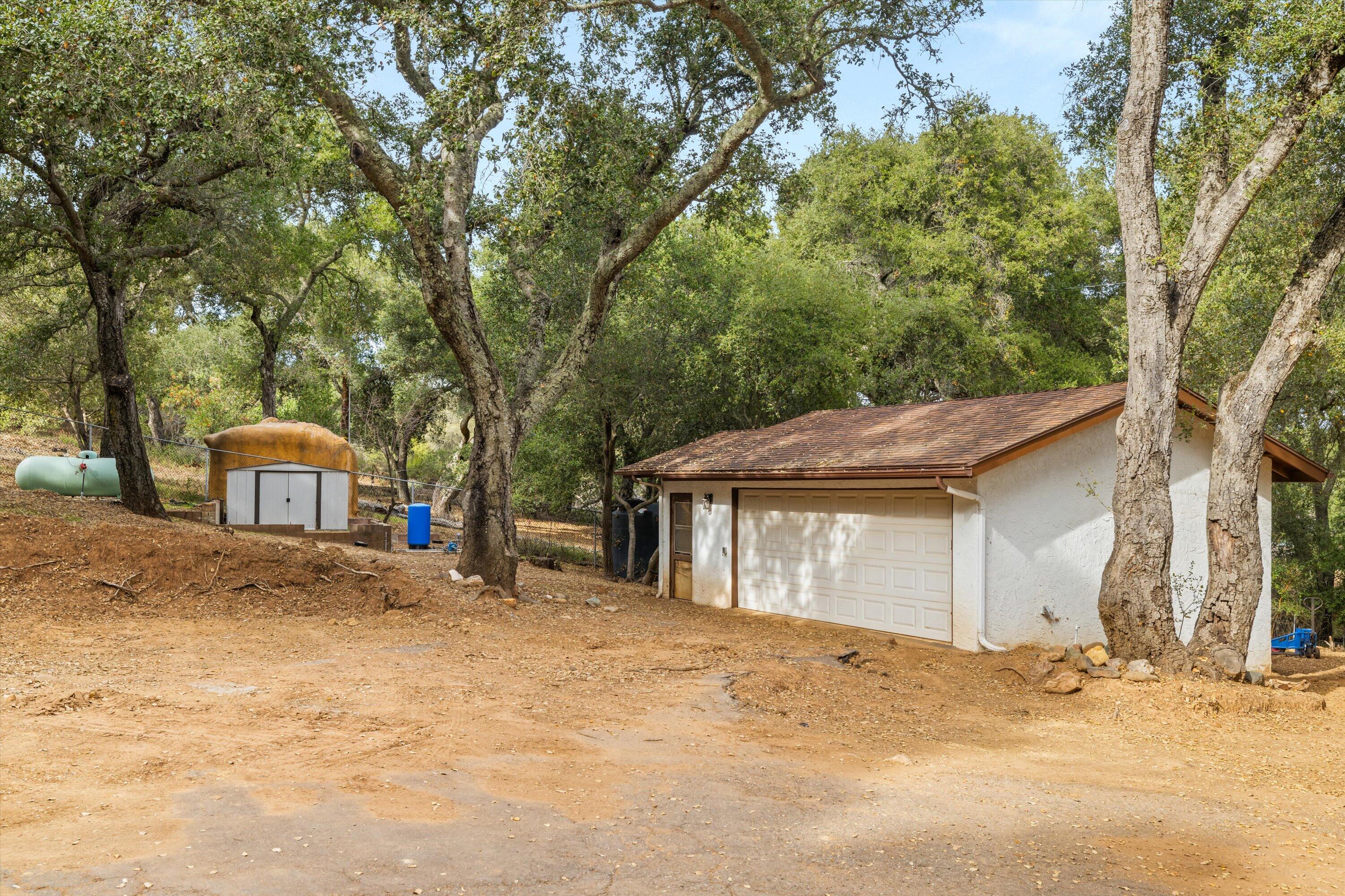 Santa Barbara, California 93105, United States, 4 Bedrooms Bedrooms, ,3 BathroomsBathrooms,Residential,Active,21913