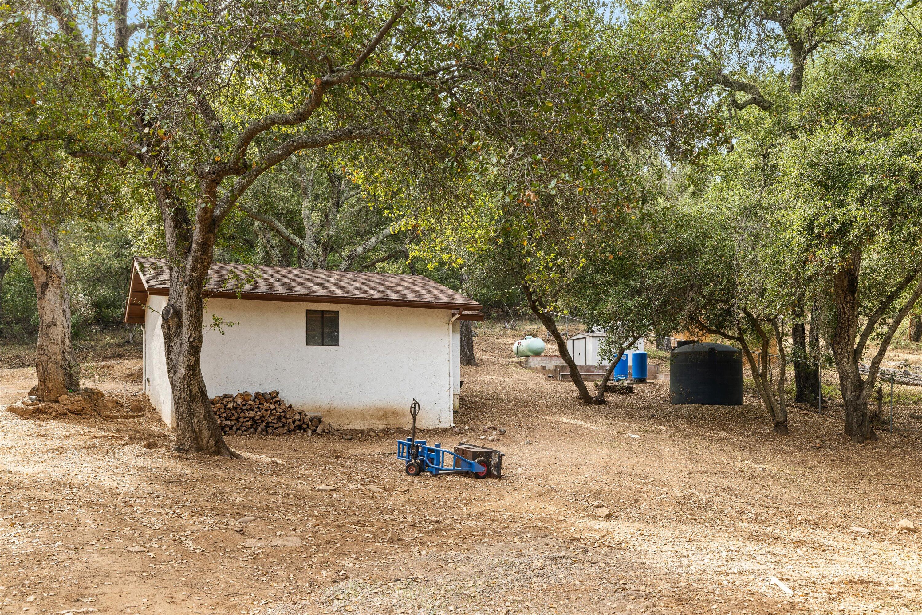 Santa Barbara, California 93105, United States, 4 Bedrooms Bedrooms, ,3 BathroomsBathrooms,Residential,Active,21913