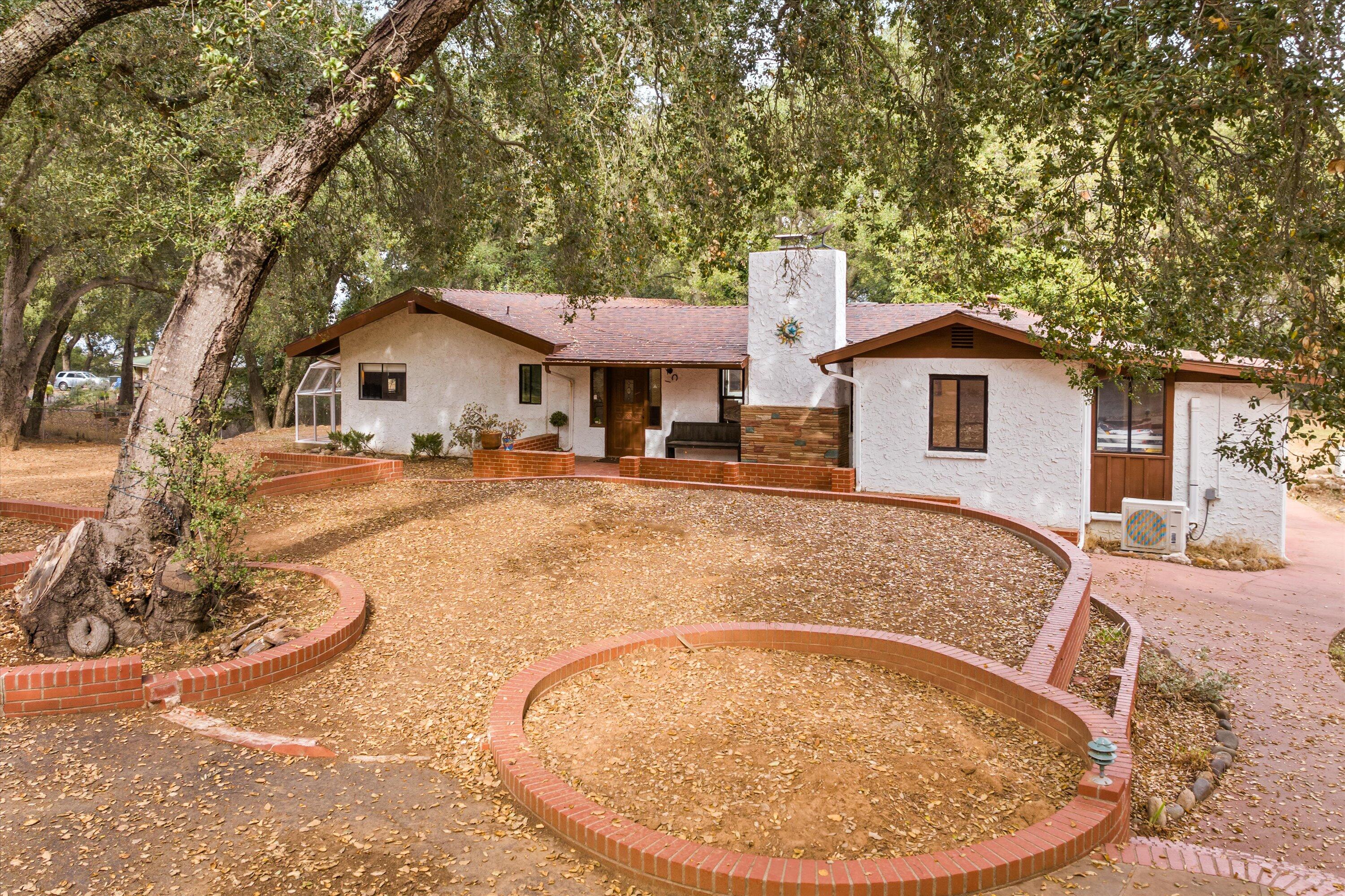 Santa Barbara, California 93105, United States, 4 Bedrooms Bedrooms, ,3 BathroomsBathrooms,Residential,Active,21913