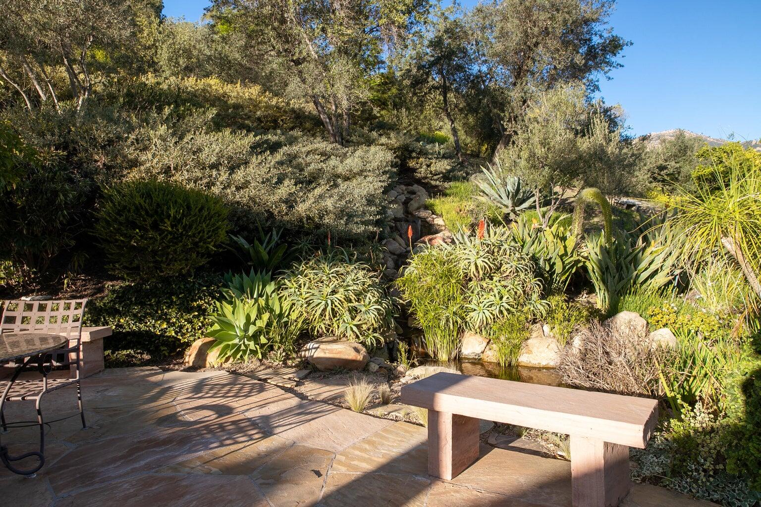 Santa Barbara, California 93105, United States, 3 Bedrooms Bedrooms, ,3 BathroomsBathrooms,Residential,Active,96495