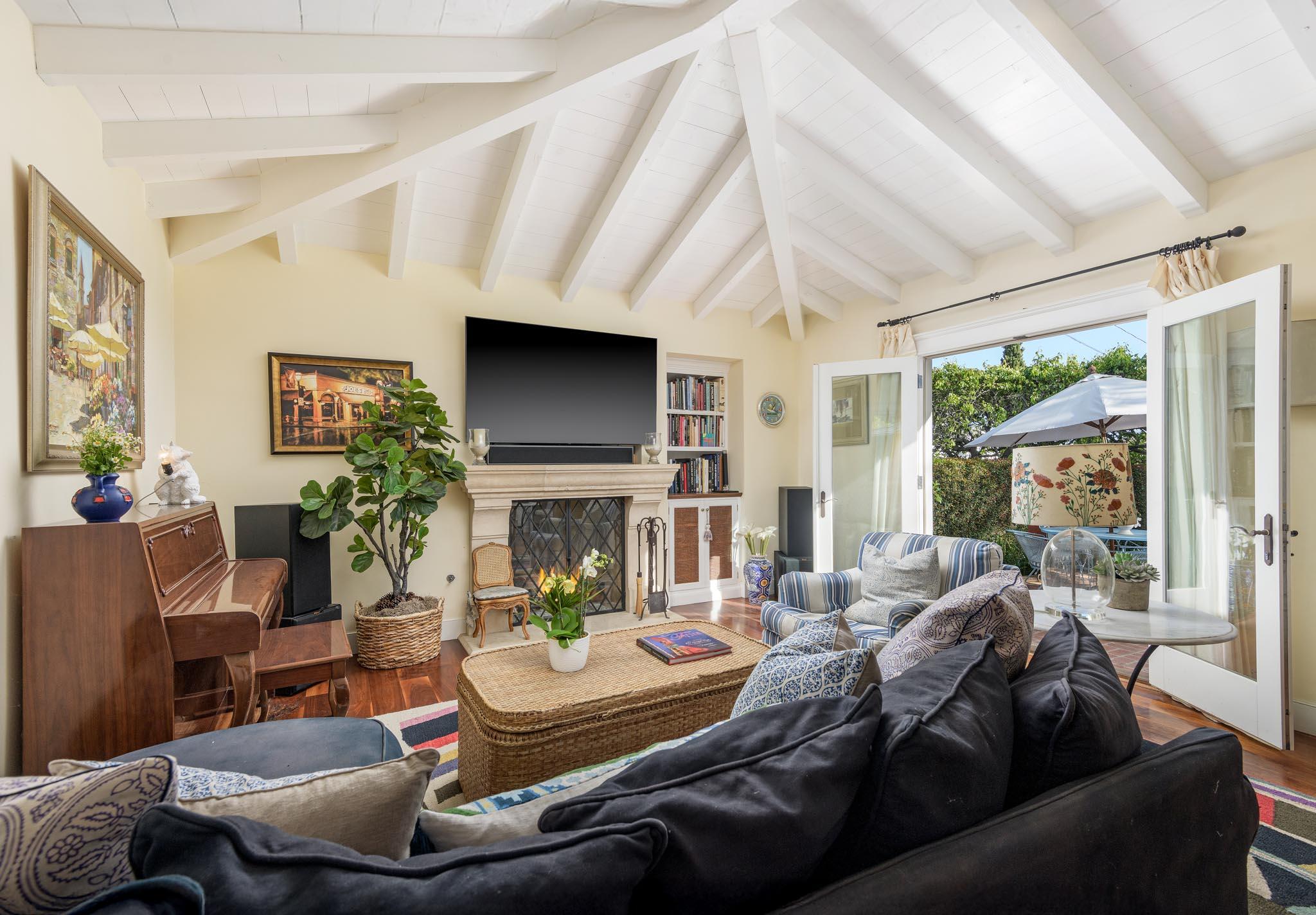 Santa Barbara, California 93108, United States, 5 Bedrooms Bedrooms, ,4 BathroomsBathrooms,Residential,Active,157746