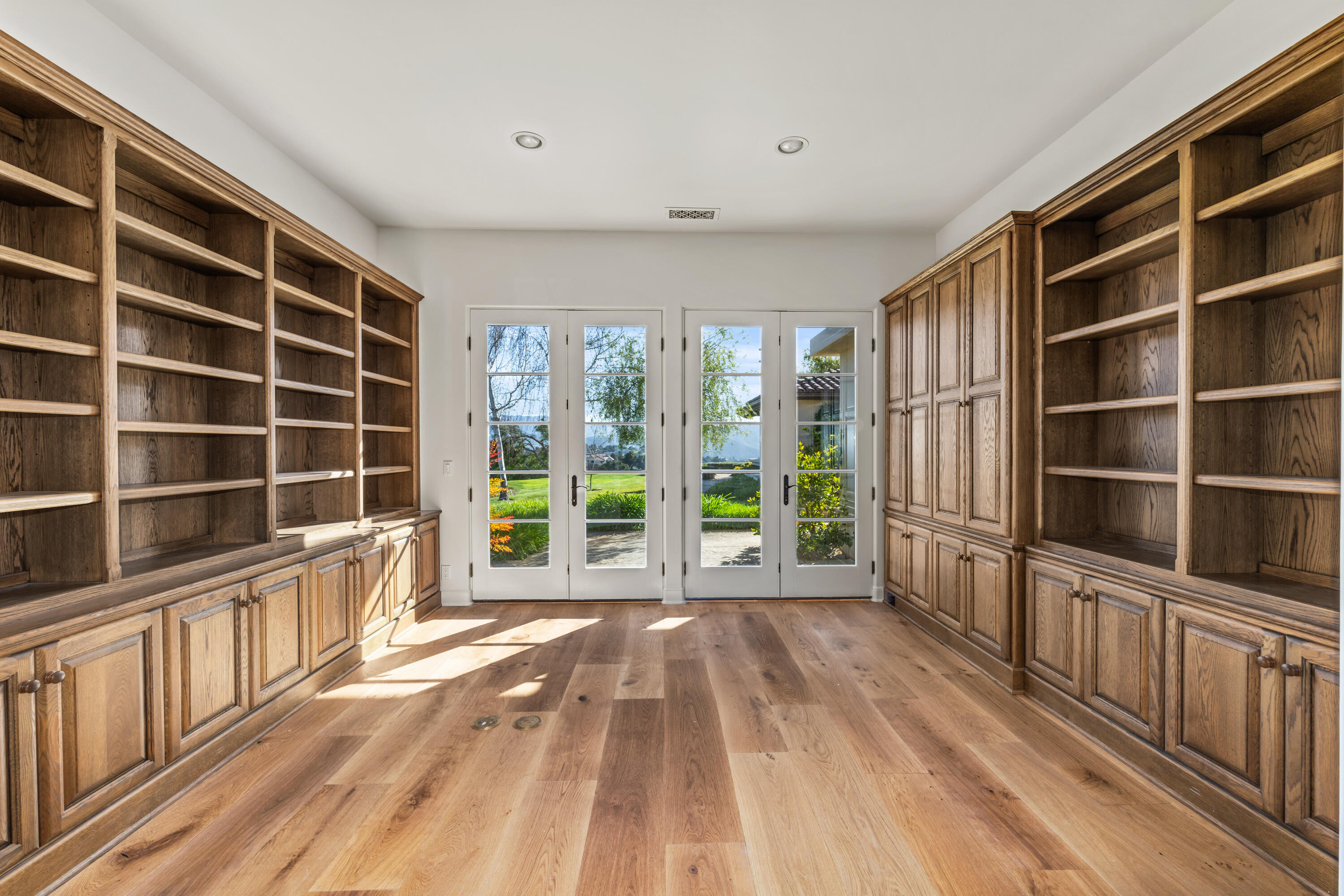 Solvang, California 93463, United States, 3 Bedrooms Bedrooms, ,4 BathroomsBathrooms,Residential,Active,98365