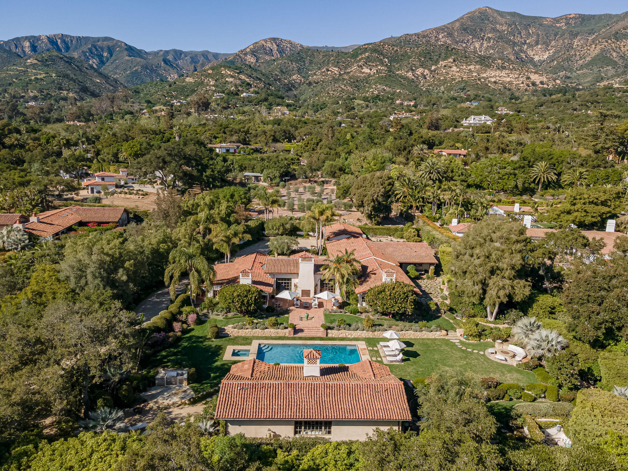 Montecito, California 93108, United States, 5 Bedrooms Bedrooms, ,5 BathroomsBathrooms,Residential,Active,229560