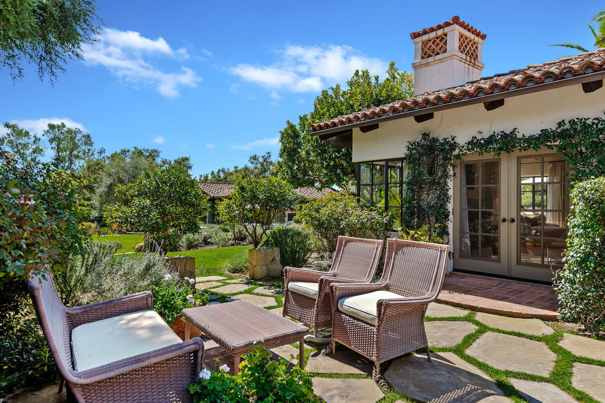 Montecito, California 93108, United States, 5 Bedrooms Bedrooms, ,5 BathroomsBathrooms,Residential,Active,229560