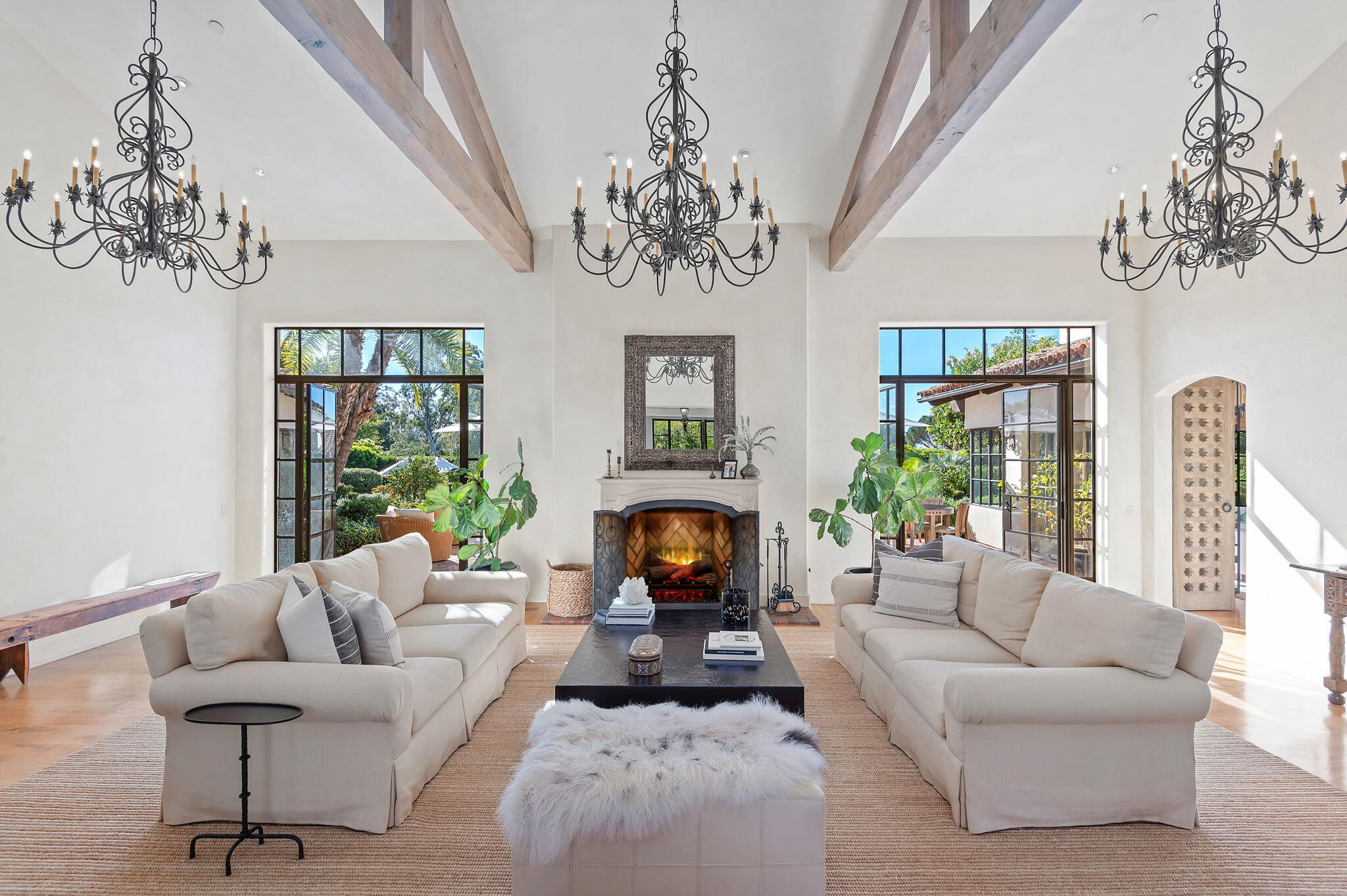 Montecito, California 93108, United States, 5 Bedrooms Bedrooms, ,5 BathroomsBathrooms,Residential,Active,229560