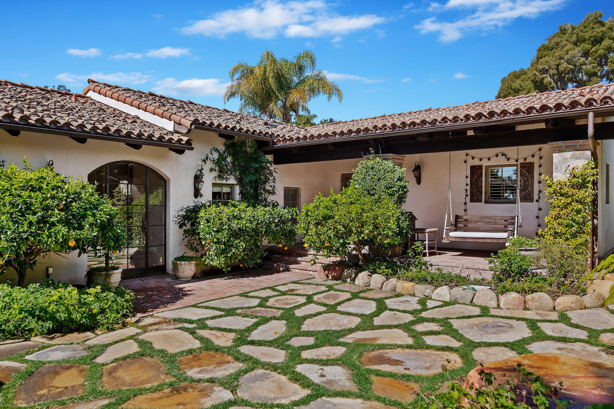 Montecito, California 93108, United States, 5 Bedrooms Bedrooms, ,5 BathroomsBathrooms,Residential,Active,229560