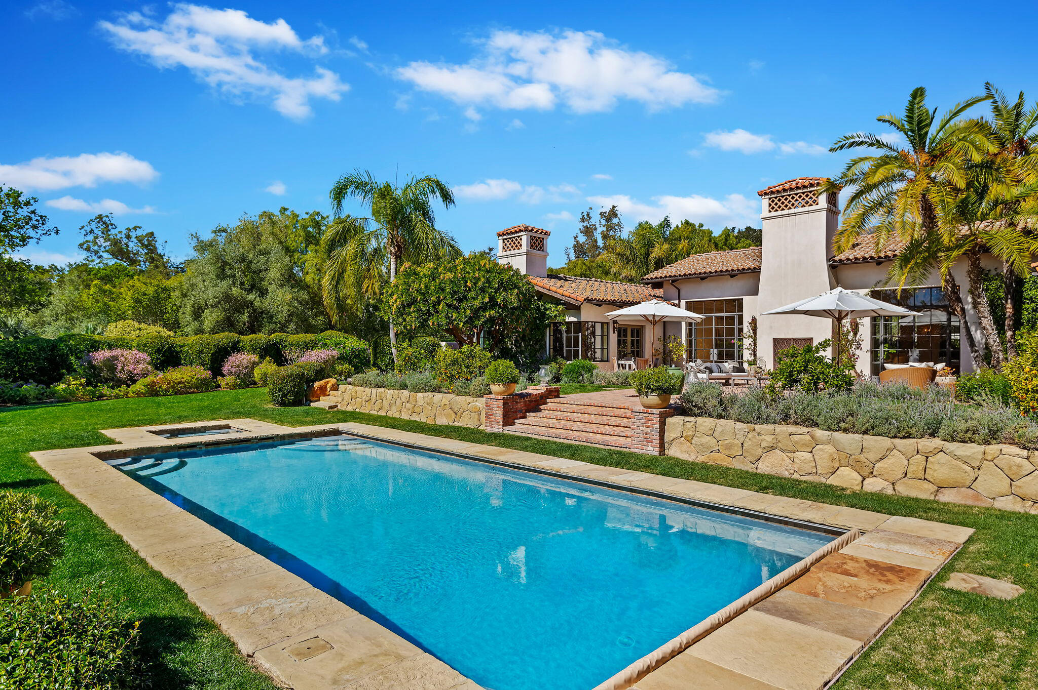 Montecito, California 93108, United States, 5 Bedrooms Bedrooms, ,5 BathroomsBathrooms,Residential,Active,229560