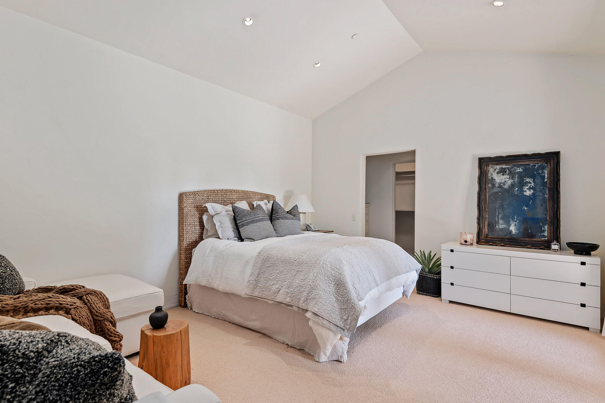 Montecito, California 93108, United States, 5 Bedrooms Bedrooms, ,5 BathroomsBathrooms,Residential,Active,229560