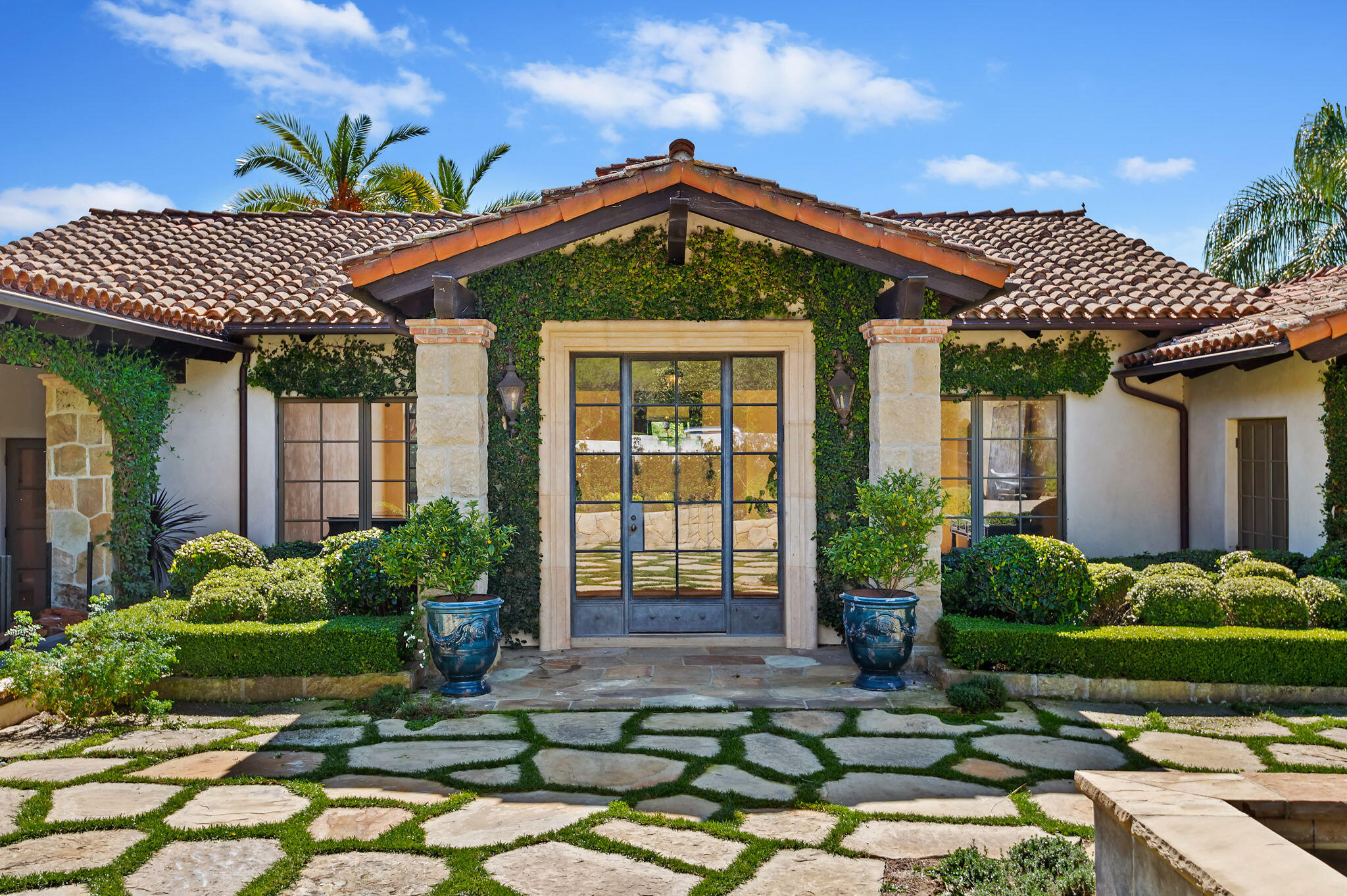 Montecito, California 93108, United States, 5 Bedrooms Bedrooms, ,5 BathroomsBathrooms,Residential,Active,229560