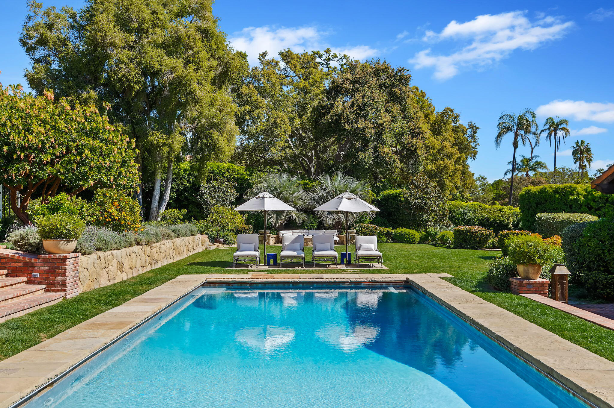 Montecito, California 93108, United States, 5 Bedrooms Bedrooms, ,5 BathroomsBathrooms,Residential,Active,229560