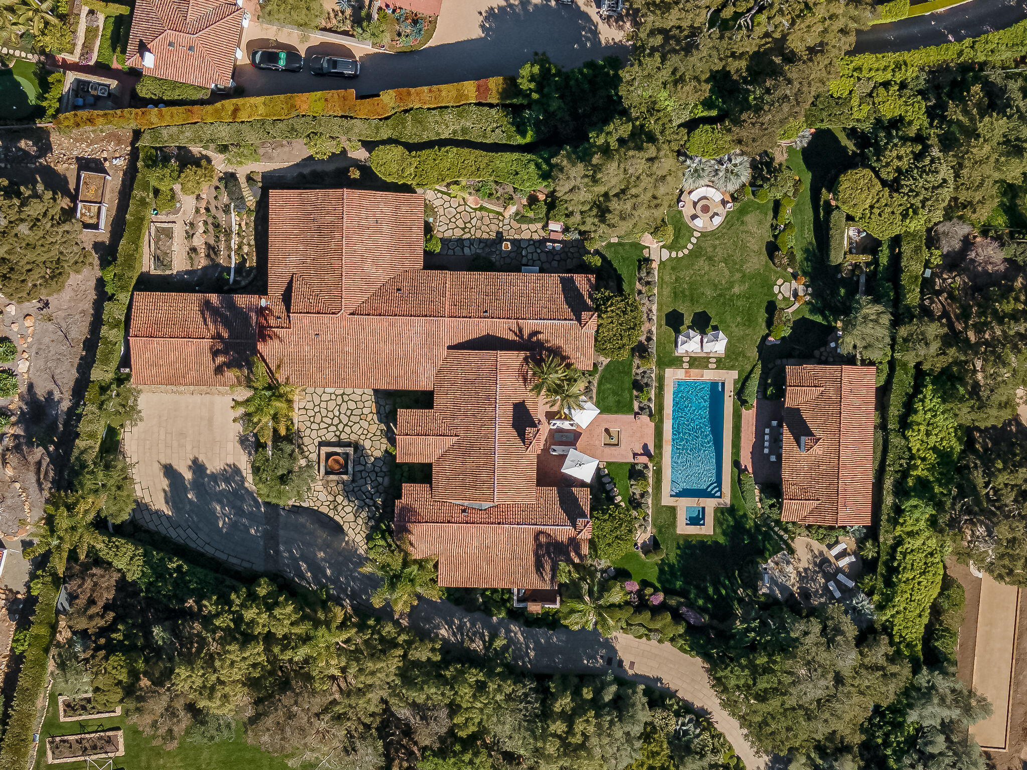 Montecito, California 93108, United States, 5 Bedrooms Bedrooms, ,5 BathroomsBathrooms,Residential,Active,229560