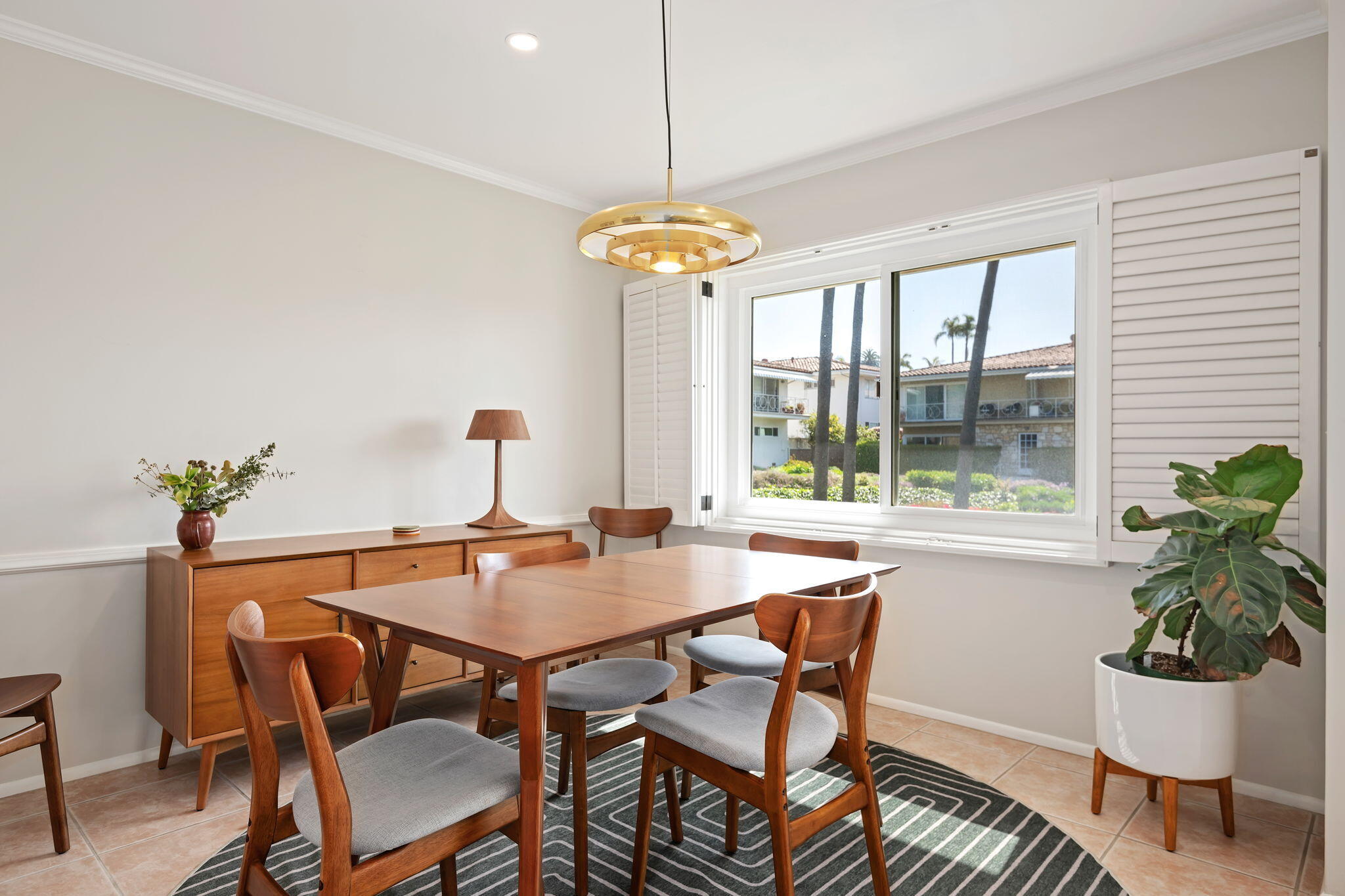 Santa Barbara, California 93105, United States, 3 Bedrooms Bedrooms, ,2 BathroomsBathrooms,Residential,Active,99227