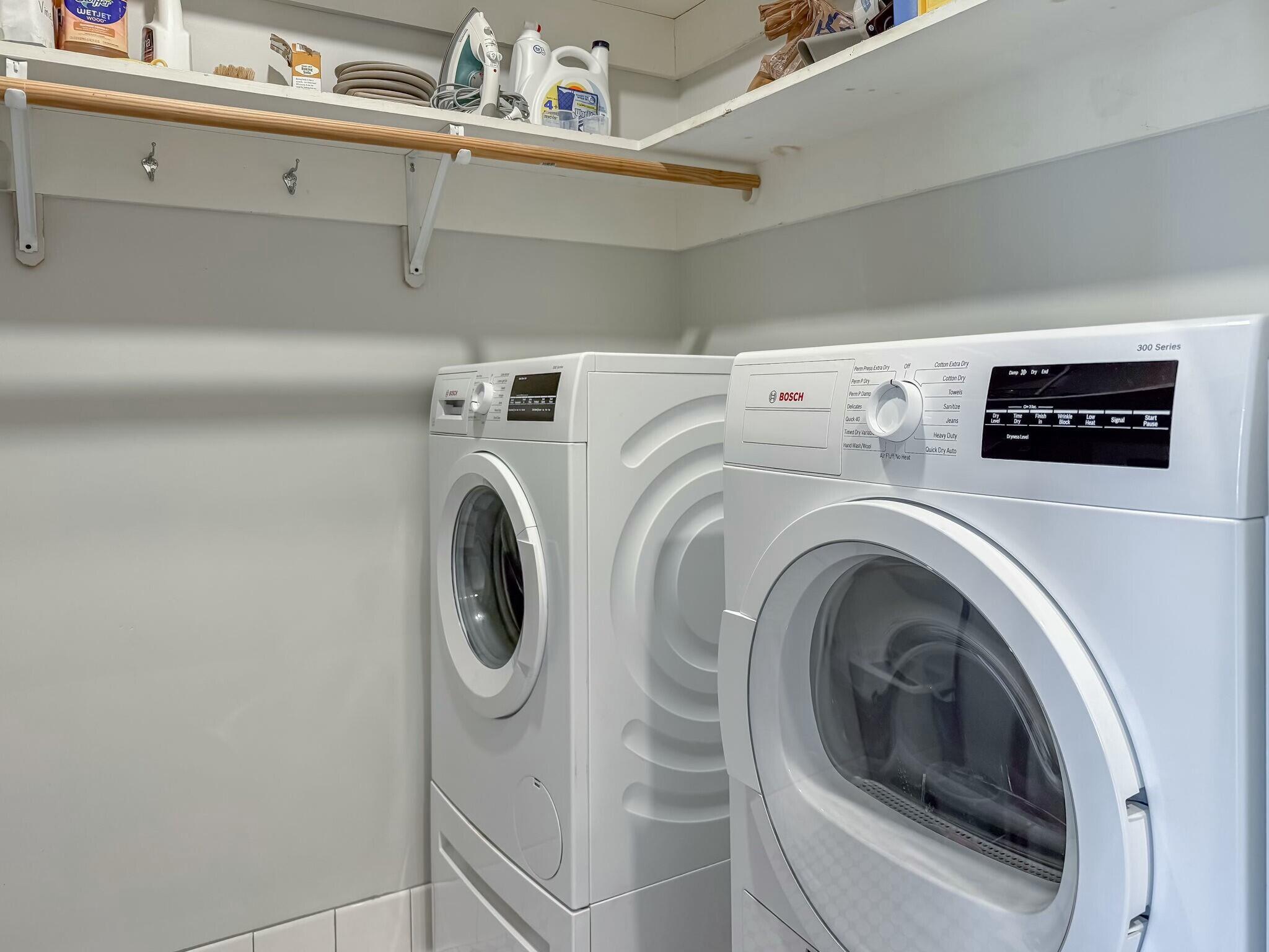 Santa Barbara, California 93105, United States, 3 Bedrooms Bedrooms, ,2 BathroomsBathrooms,Residential,Active,99227