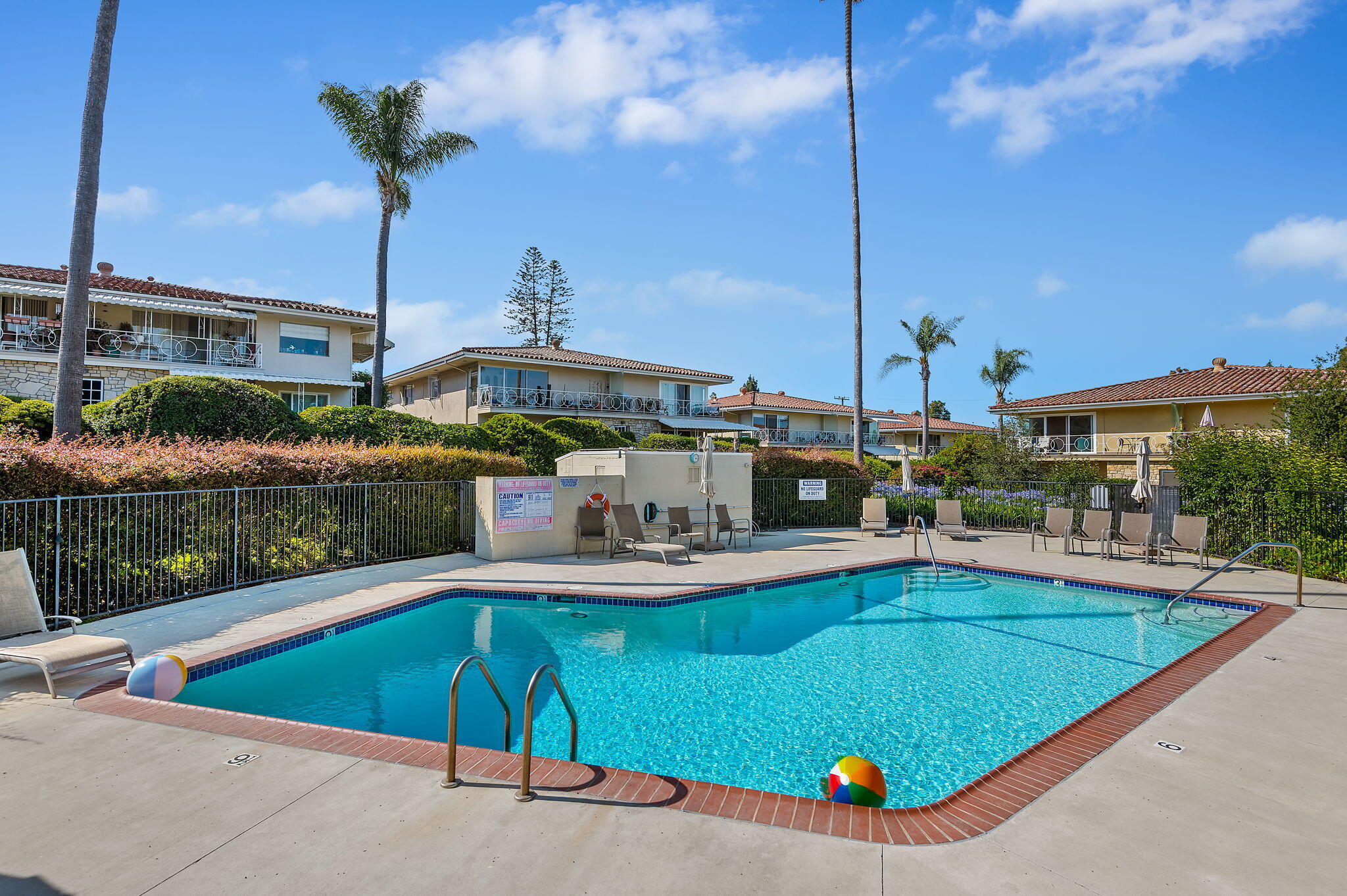 Santa Barbara, California 93105, United States, 3 Bedrooms Bedrooms, ,2 BathroomsBathrooms,Residential,Active,99227