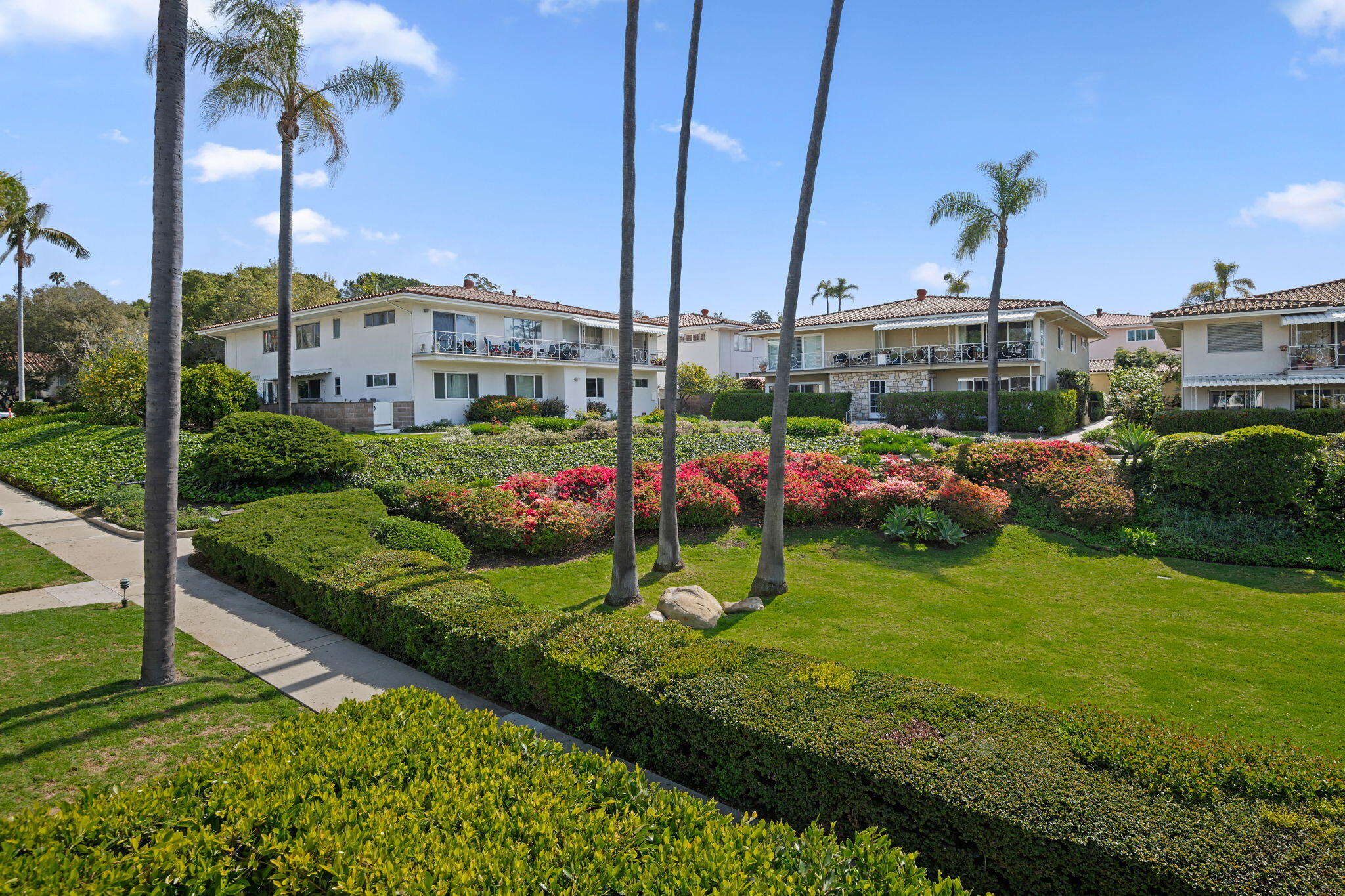 Santa Barbara, California 93105, United States, 3 Bedrooms Bedrooms, ,2 BathroomsBathrooms,Residential,Active,99227