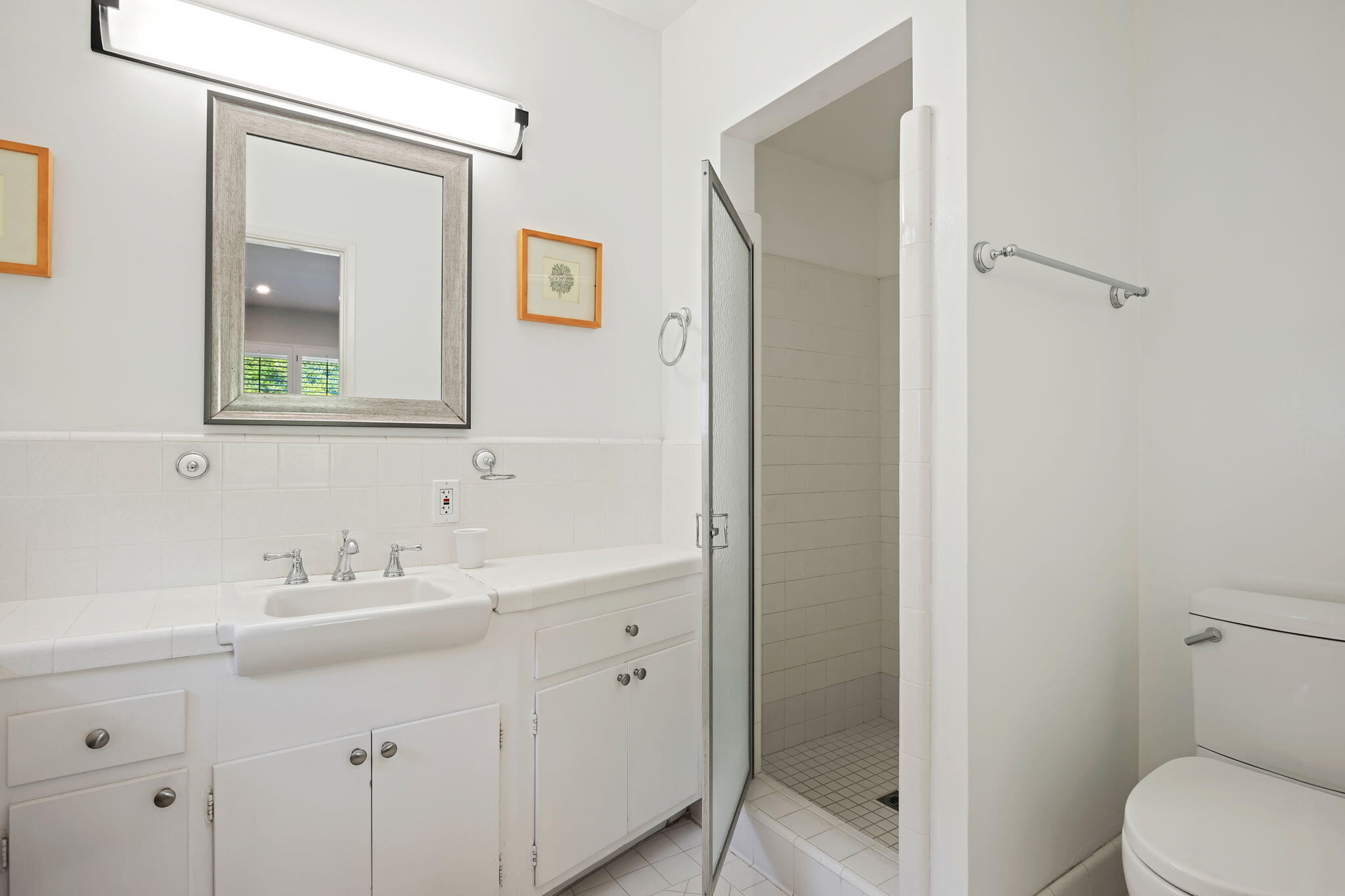 Santa Barbara, California 93105, United States, 3 Bedrooms Bedrooms, ,2 BathroomsBathrooms,Residential,Active,99227