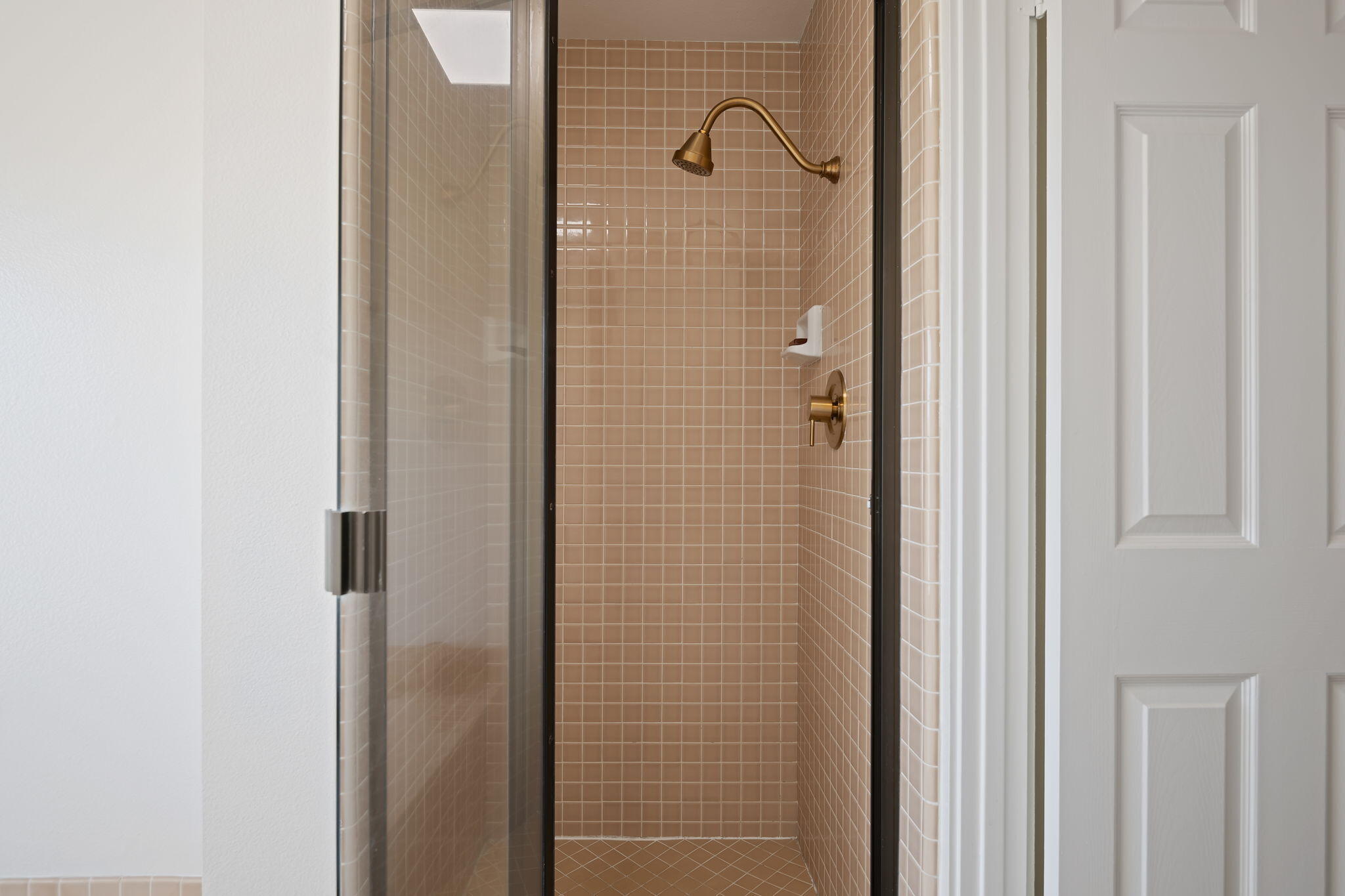 Ventura, California 93003, United States, 4 Bedrooms Bedrooms, ,3 BathroomsBathrooms,Residential,Pending,145011