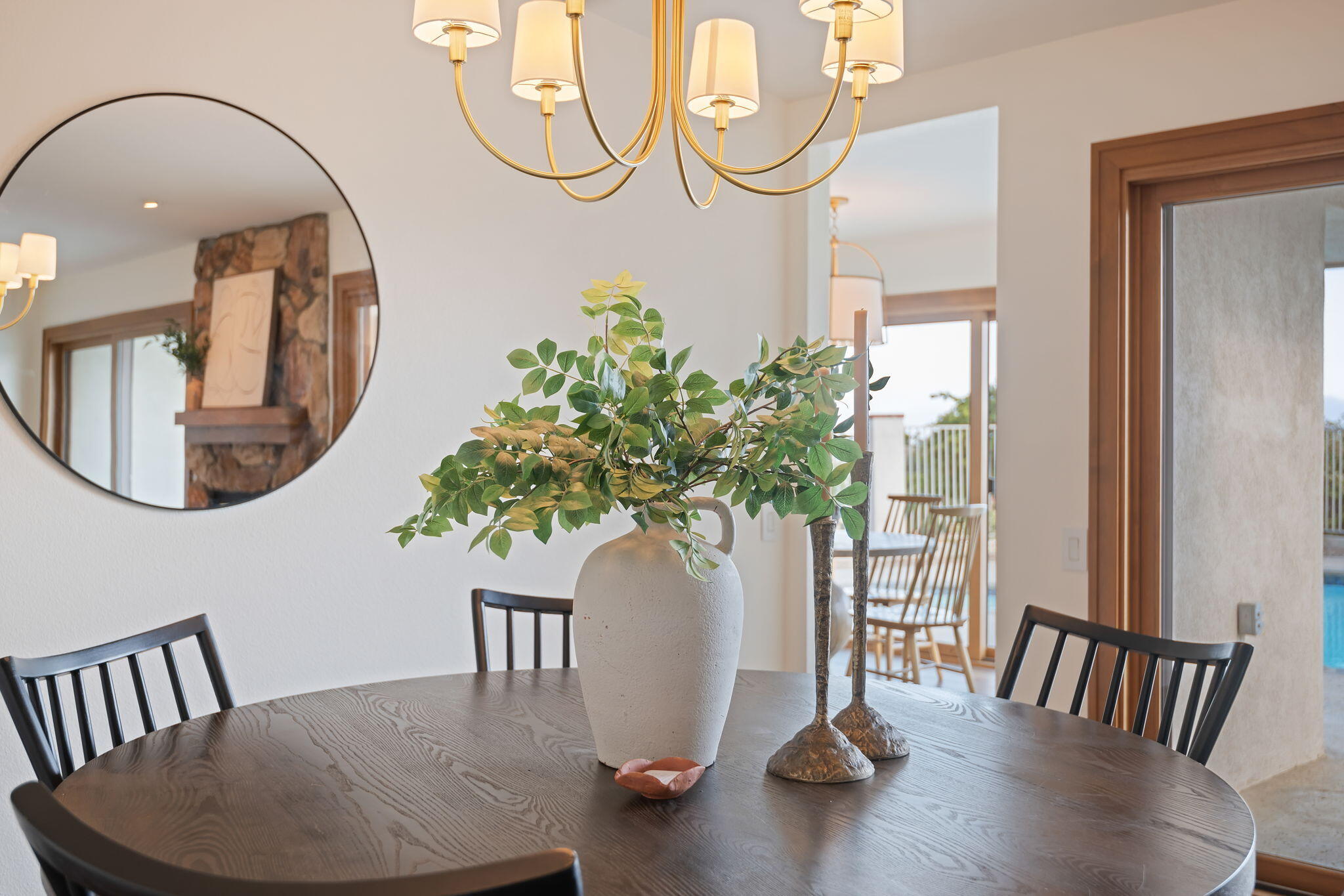 Ventura, California 93003, United States, 4 Bedrooms Bedrooms, ,3 BathroomsBathrooms,Residential,Pending,145011