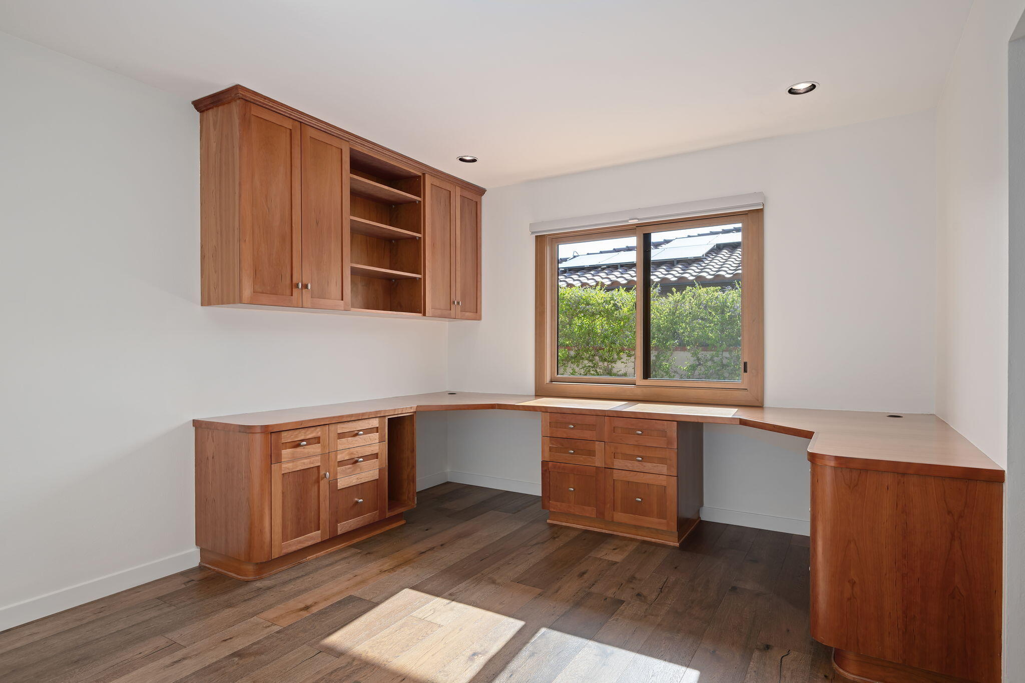 Ventura, California 93003, United States, 4 Bedrooms Bedrooms, ,3 BathroomsBathrooms,Residential,Pending,145011