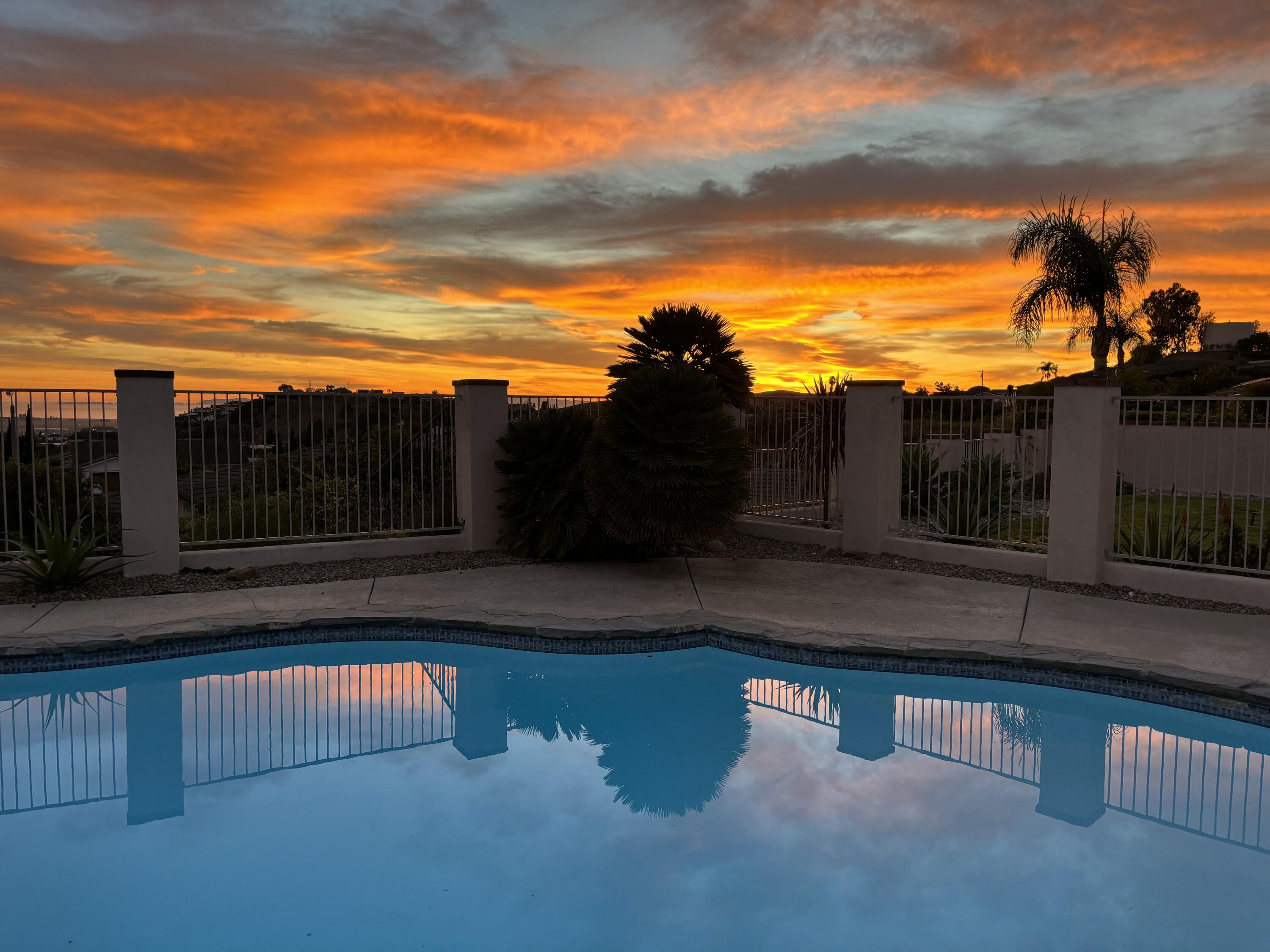 Ventura, California 93003, United States, 4 Bedrooms Bedrooms, ,3 BathroomsBathrooms,Residential,Pending,145011