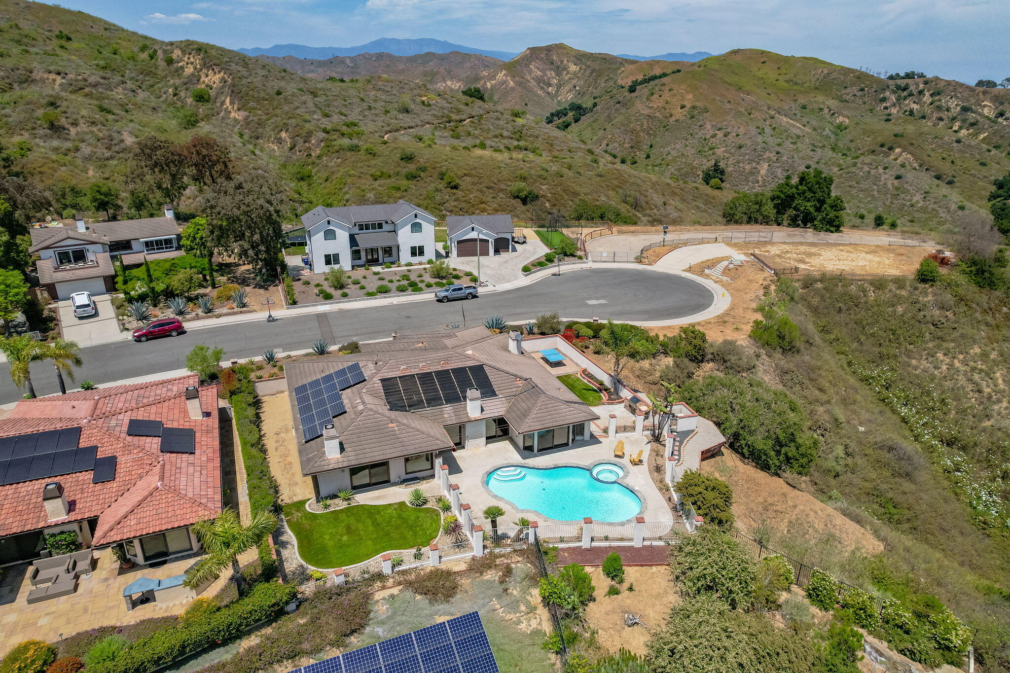 Ventura, California 93003, United States, 4 Bedrooms Bedrooms, ,3 BathroomsBathrooms,Residential,Pending,145011