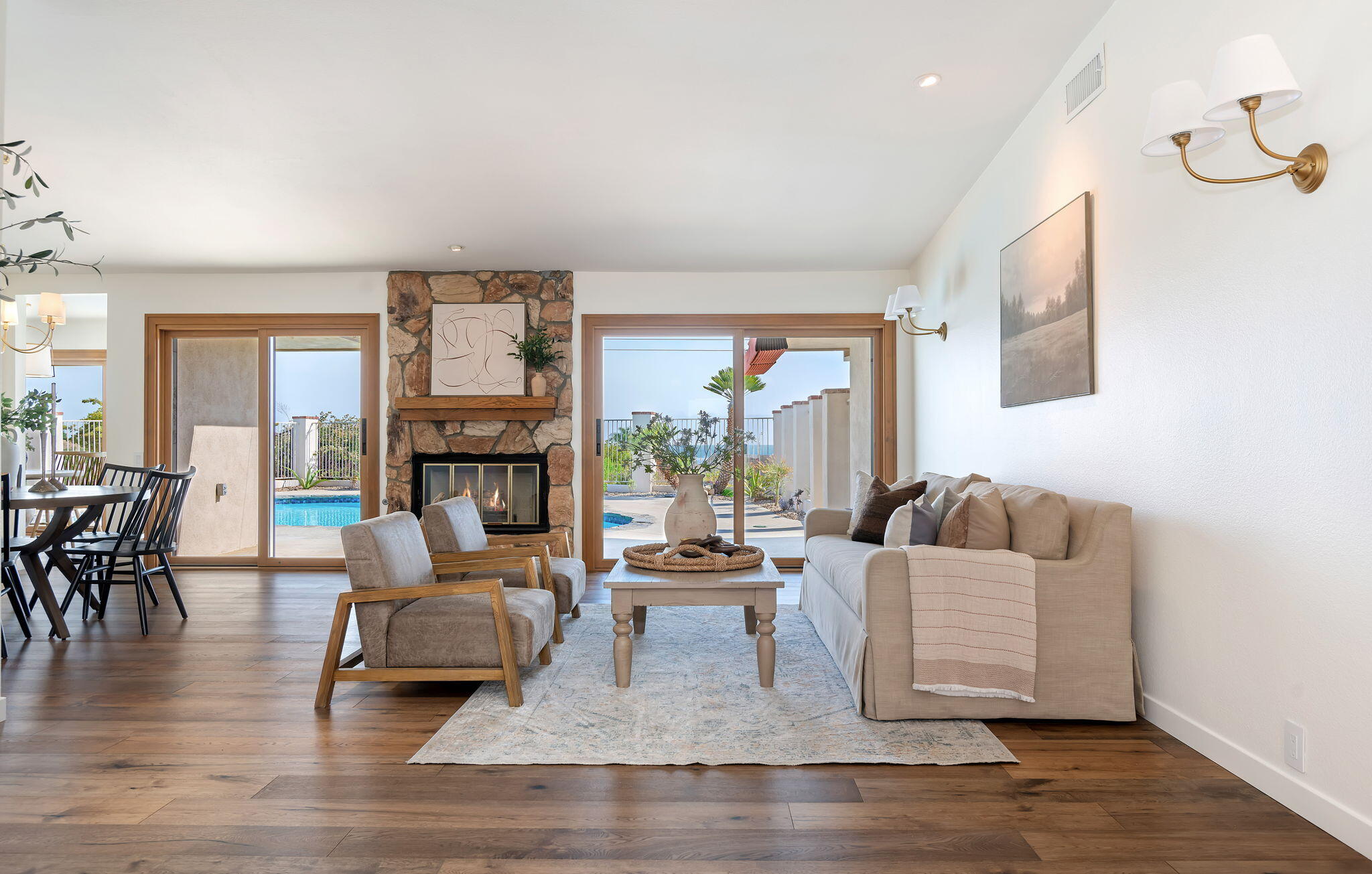 Ventura, California 93003, United States, 4 Bedrooms Bedrooms, ,3 BathroomsBathrooms,Residential,Pending,145011