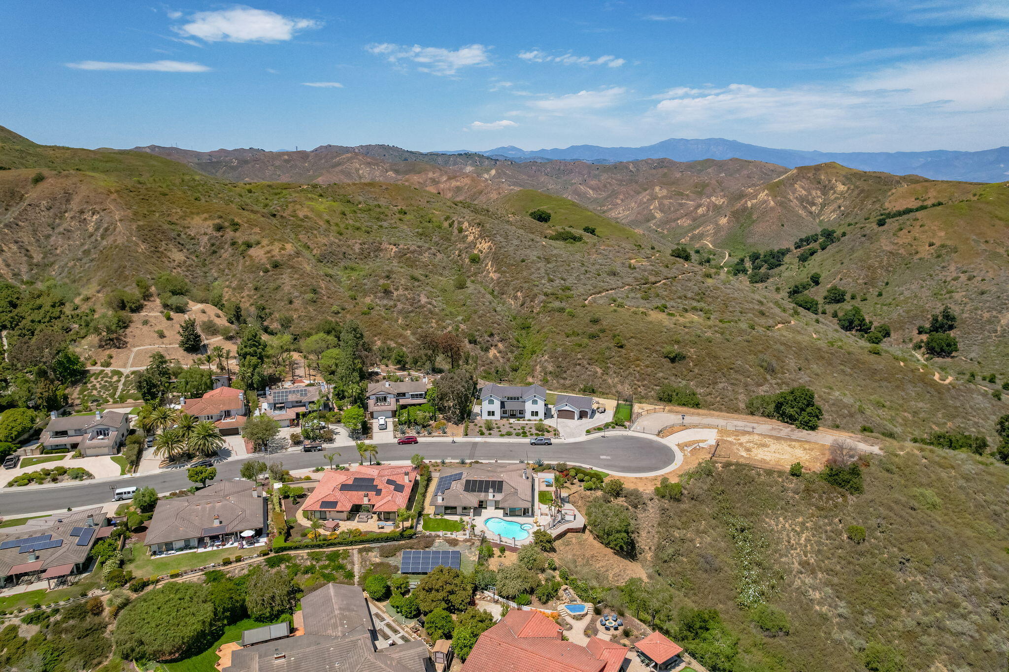 Ventura, California 93003, United States, 4 Bedrooms Bedrooms, ,3 BathroomsBathrooms,Residential,Pending,145011