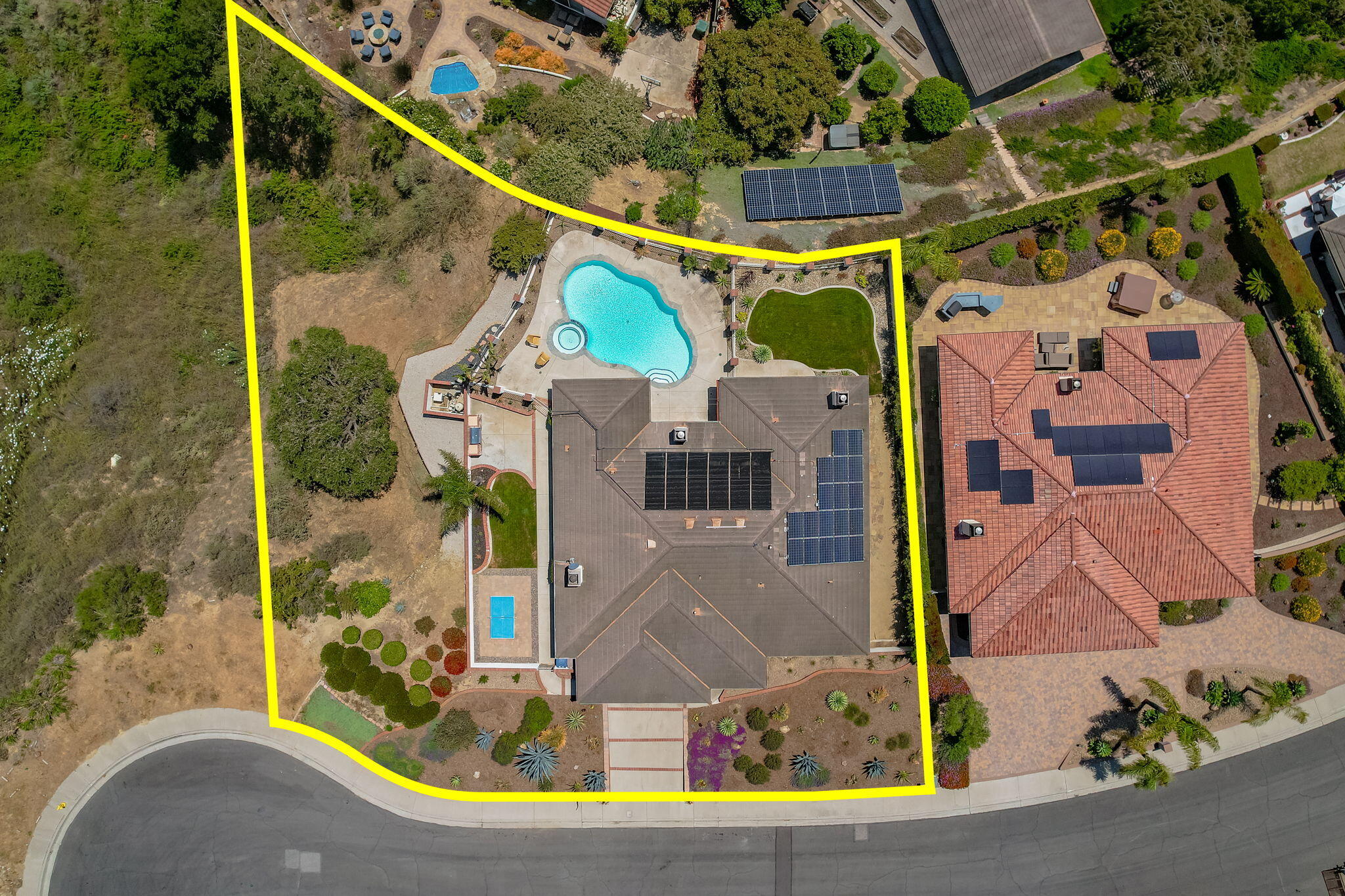 Ventura, California 93003, United States, 4 Bedrooms Bedrooms, ,3 BathroomsBathrooms,Residential,Pending,145011